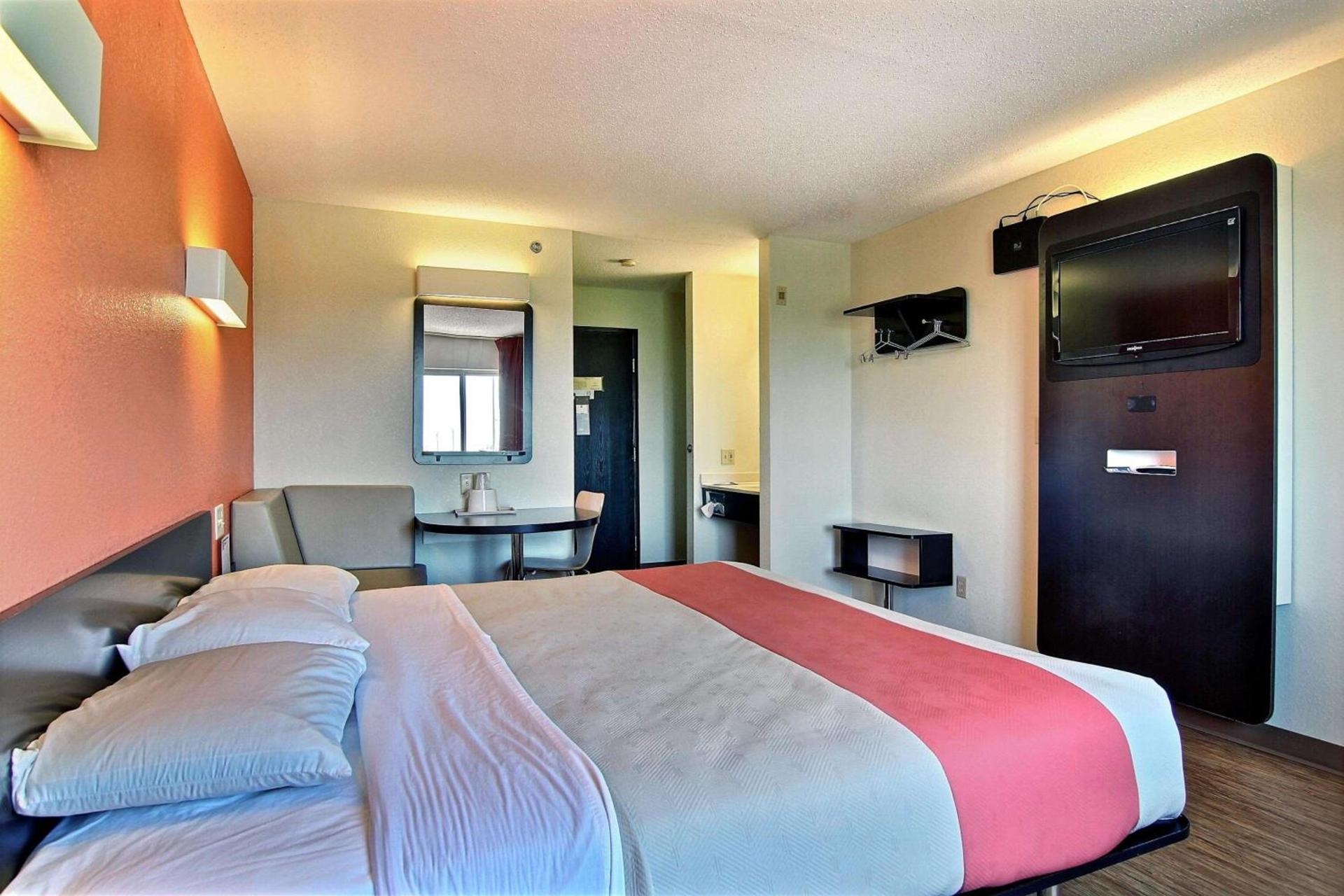 Motel 6-Gilman, IL photo 50