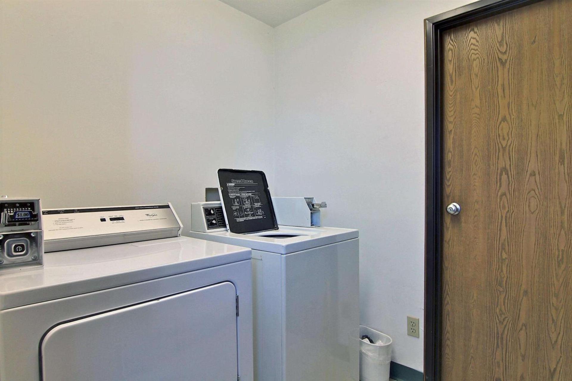 Motel 6-Gilman, IL photo 2