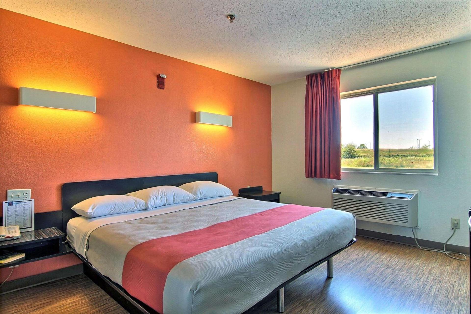 Motel 6-Gilman, IL photo 25