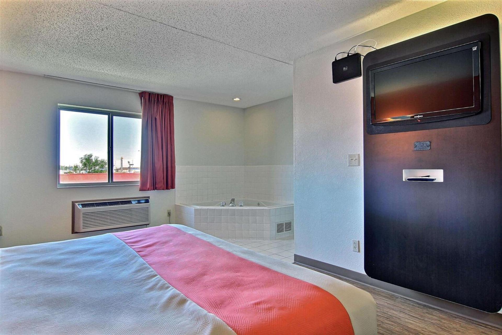 Motel 6-Gilman, IL photo 32