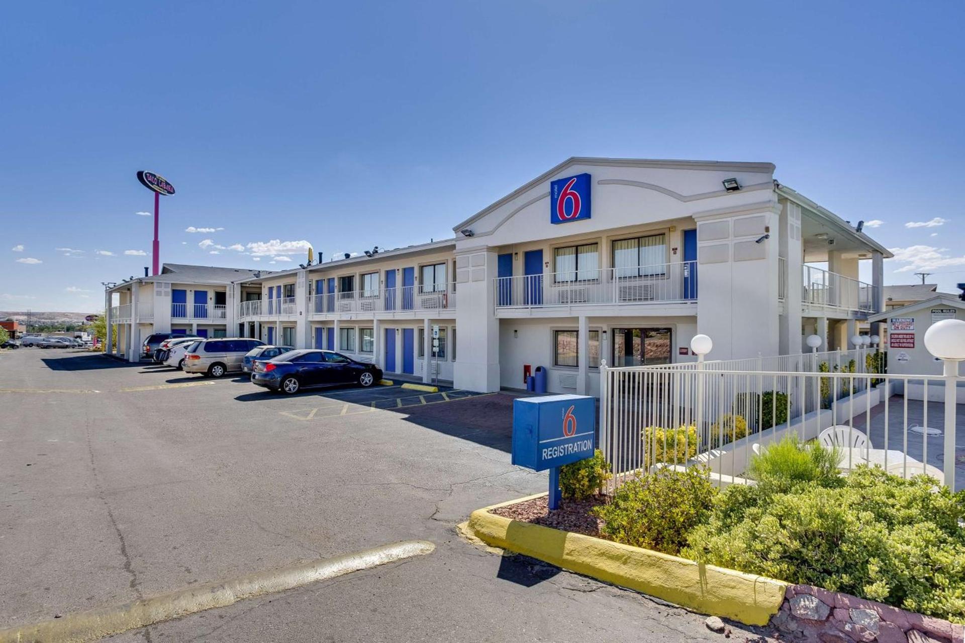 Motel 6-El Paso, TX - West photo 1