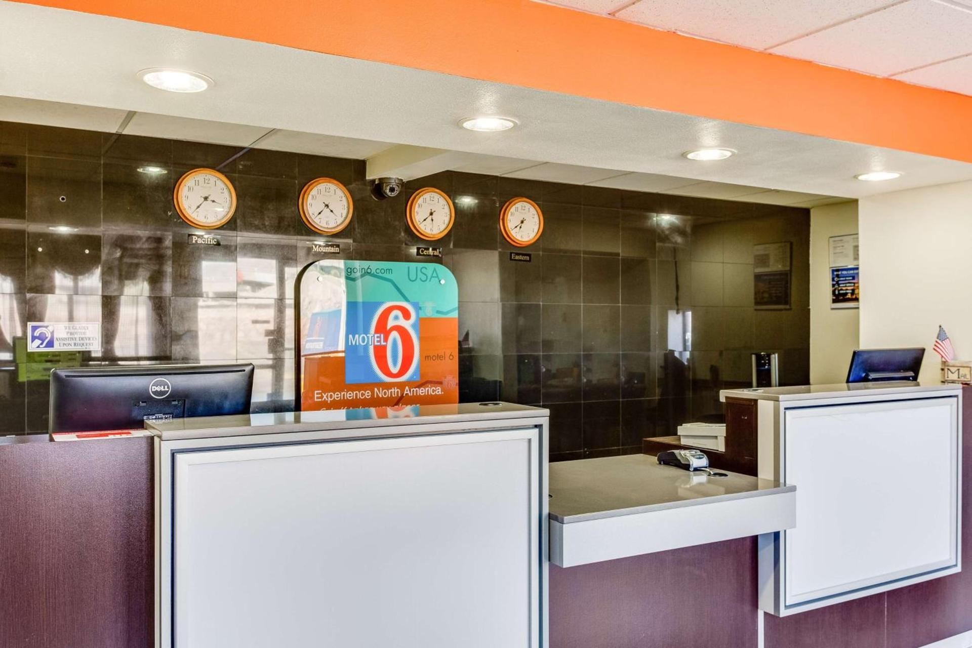 Motel 6-El Paso, TX - West photo 32
