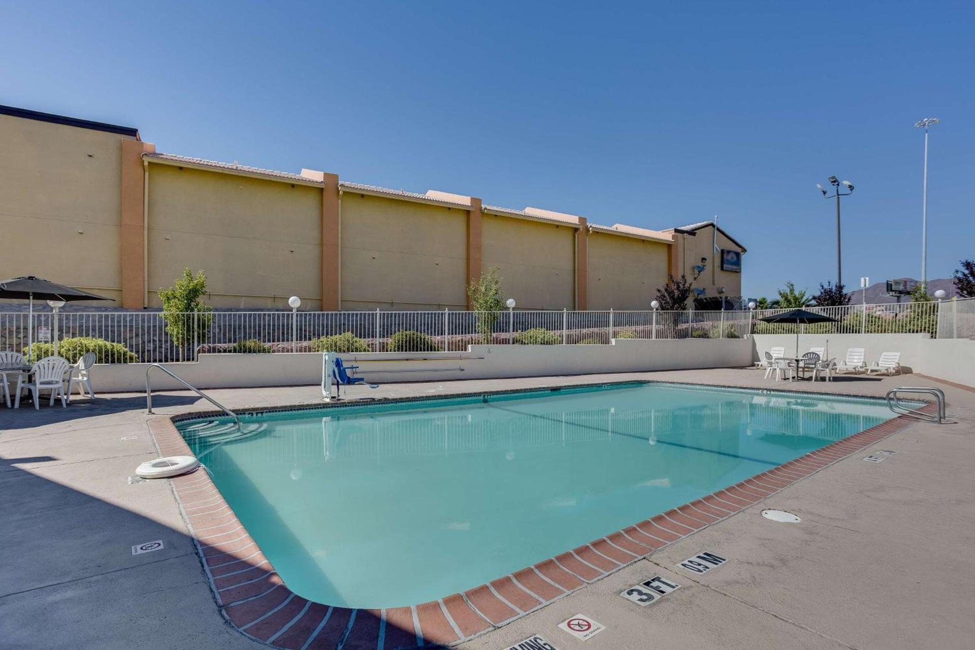 Motel 6-El Paso, TX - West photo 33