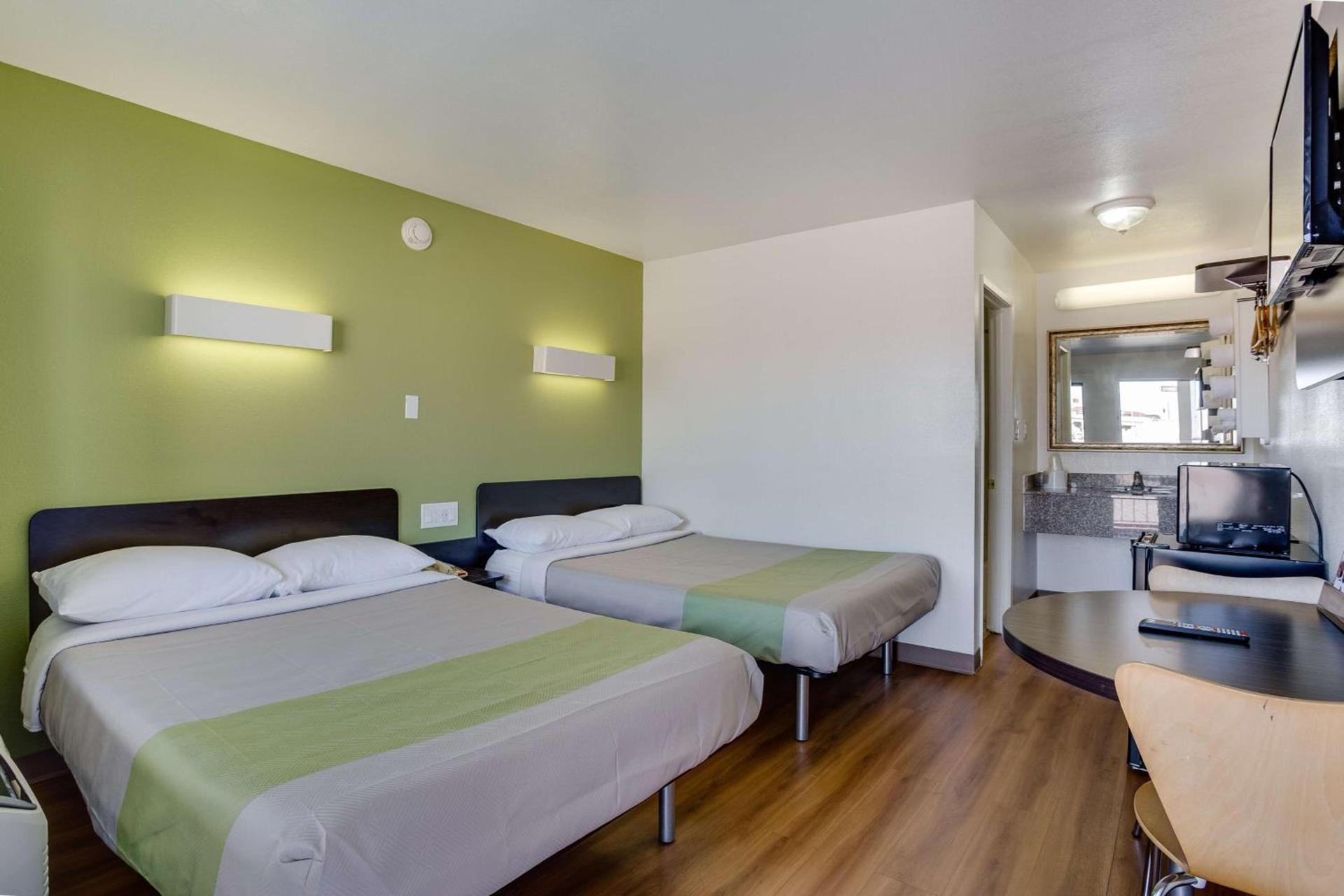 Motel 6-El Paso, TX - West photo 38
