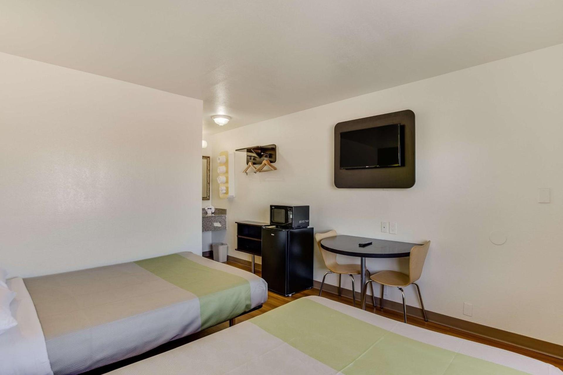 Motel 6-El Paso, TX - West photo 40