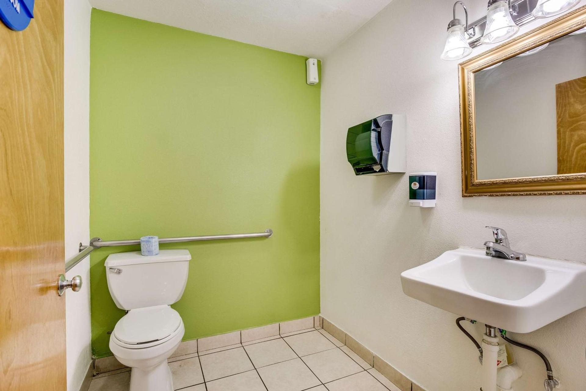 Motel 6-El Paso, TX - West photo 48