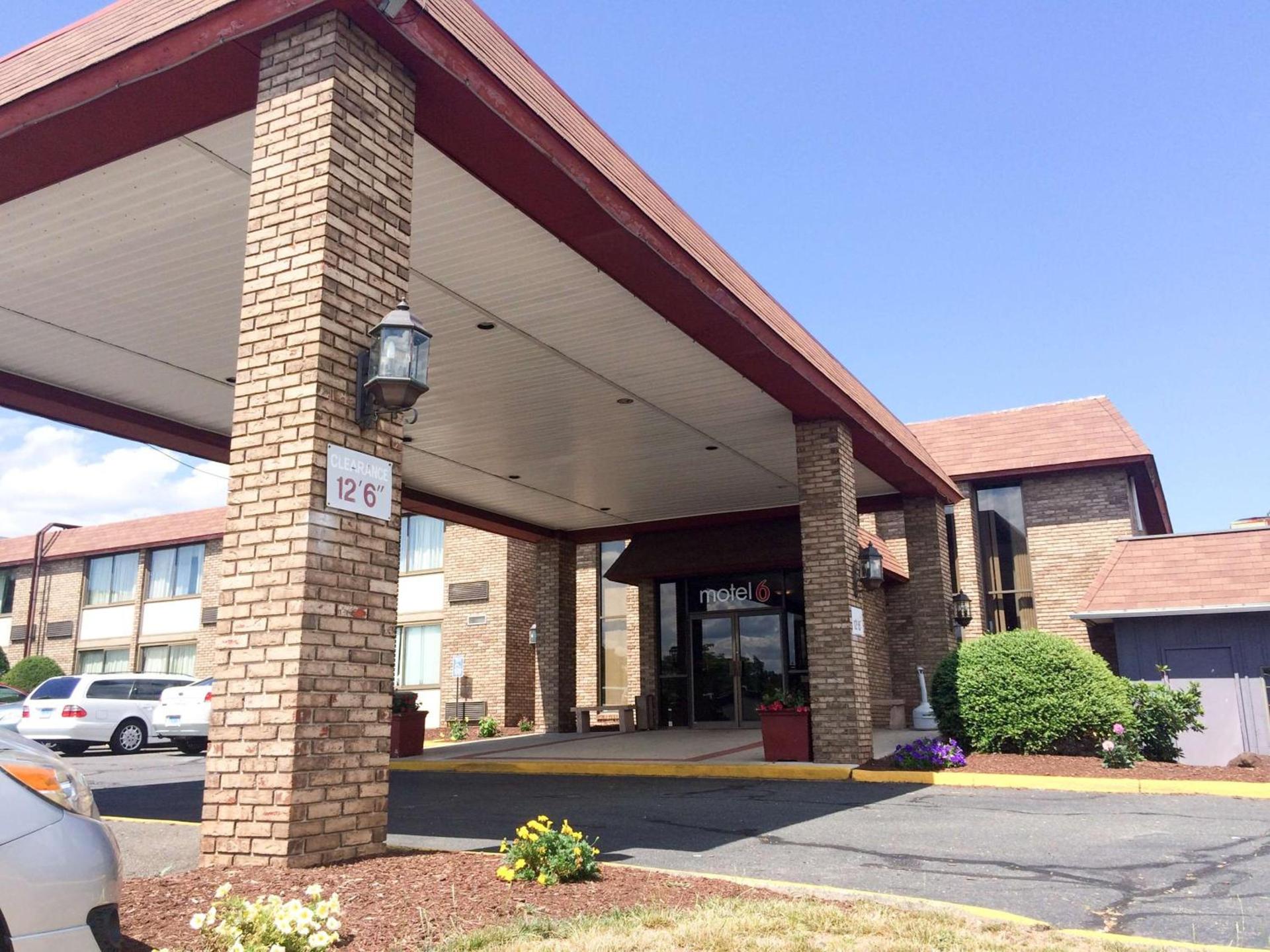 Travelodge by Wyndham Vernon CT photo 6