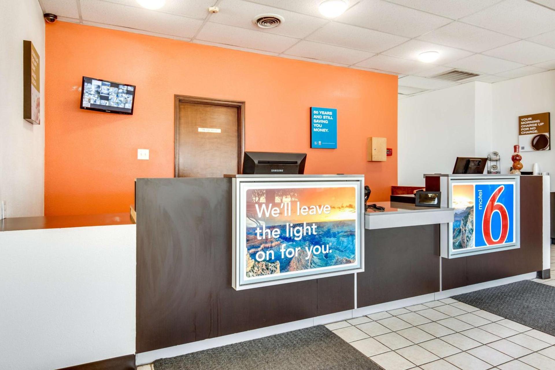 Motel 6-Longview, TX - North photo 5