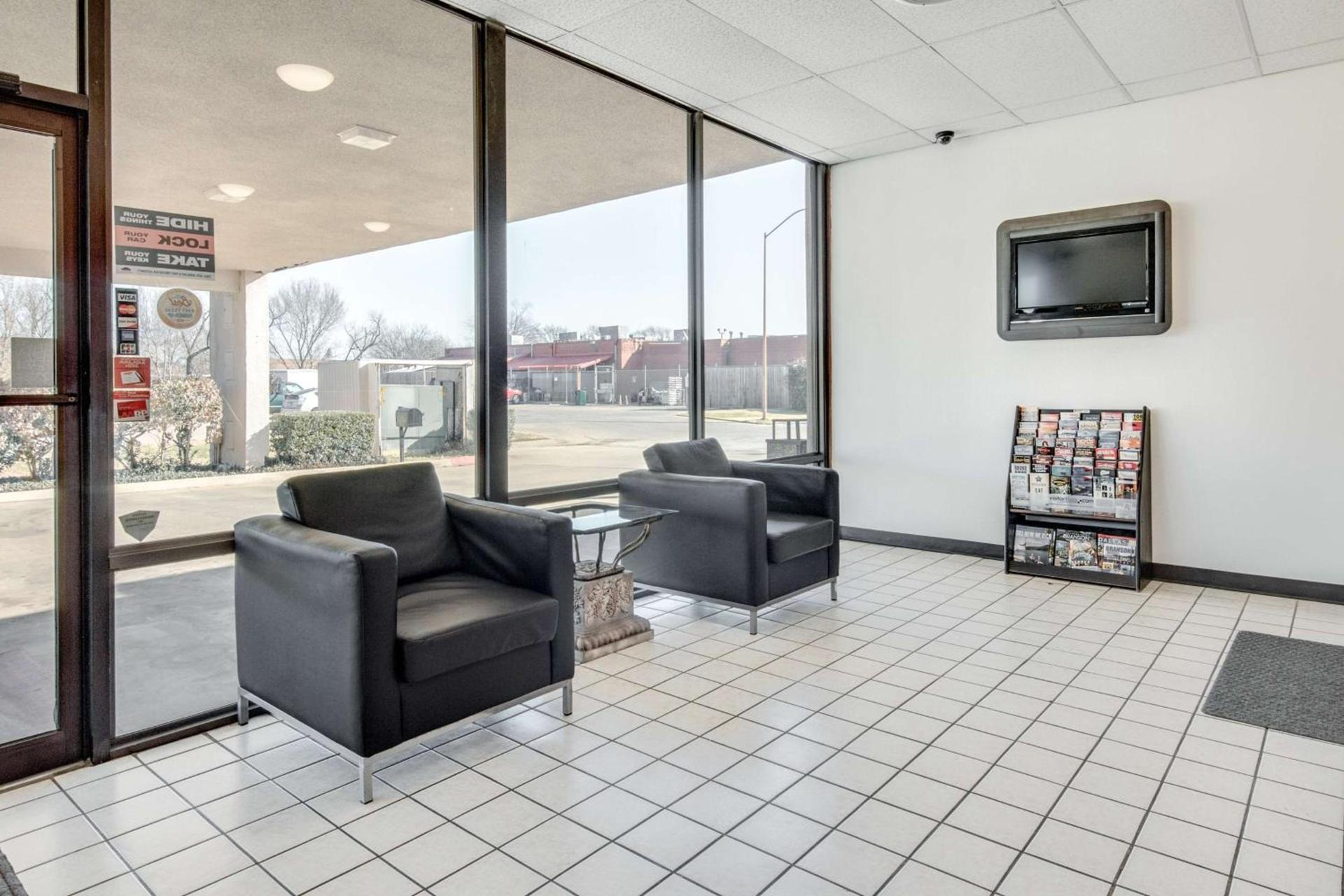 Motel 6-Longview, TX - North photo 2