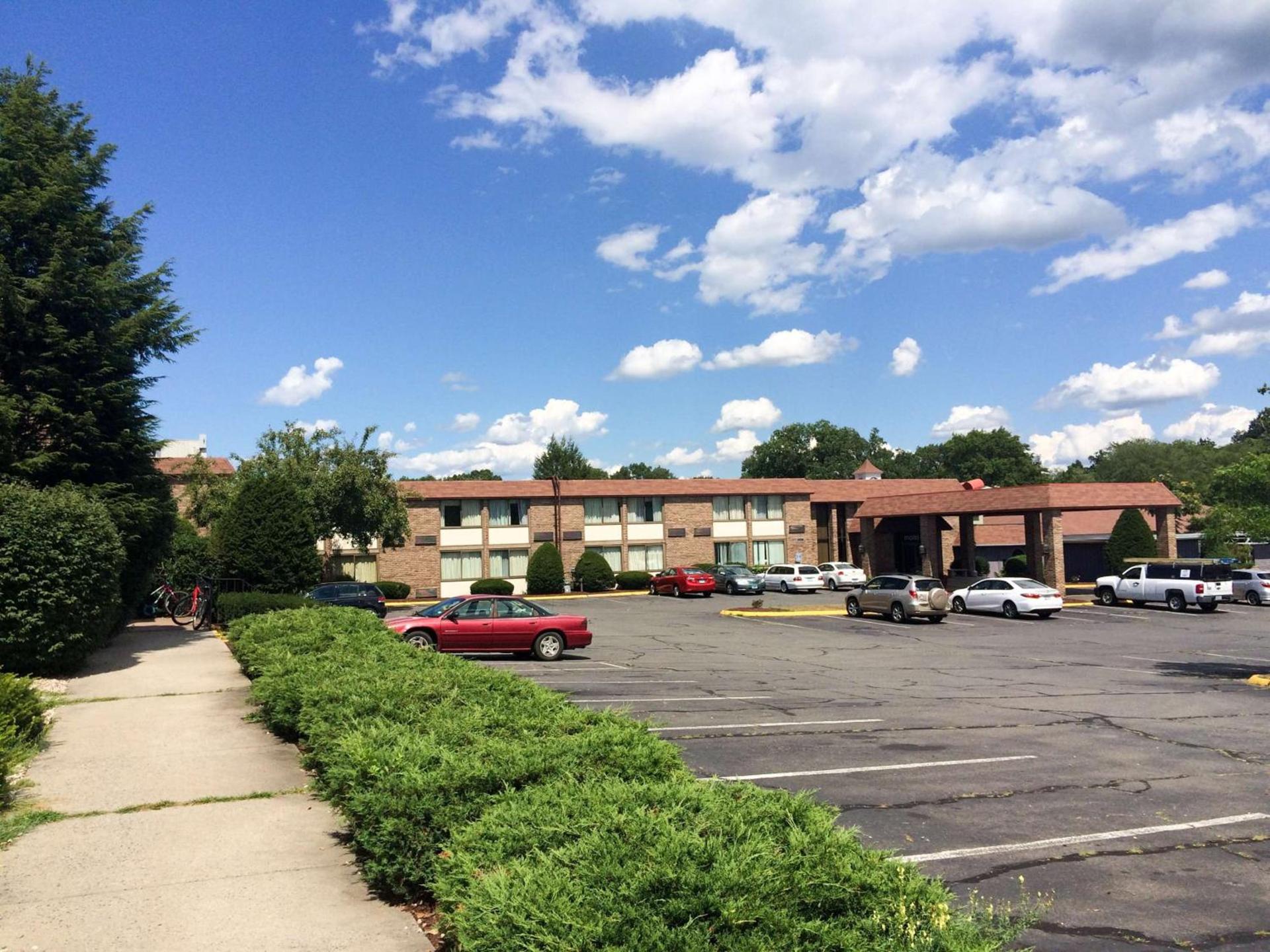Travelodge by Wyndham Vernon CT photo 5