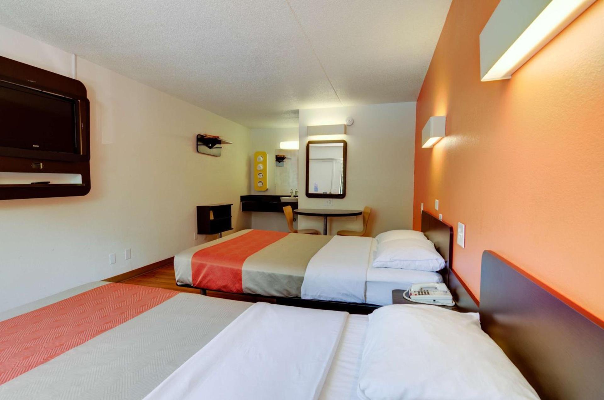 Days Inn by Wyndham Kansas City Northeast photo 44