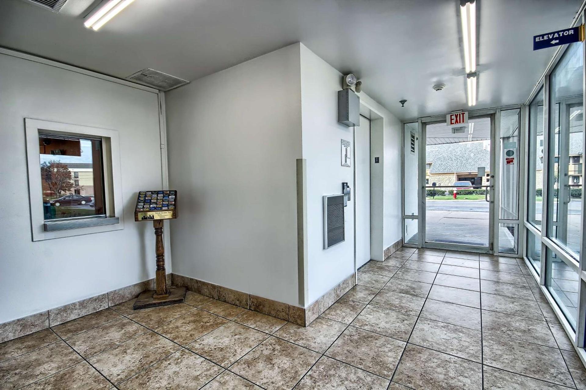 Motel 6-Columbus, OH - West photo 36