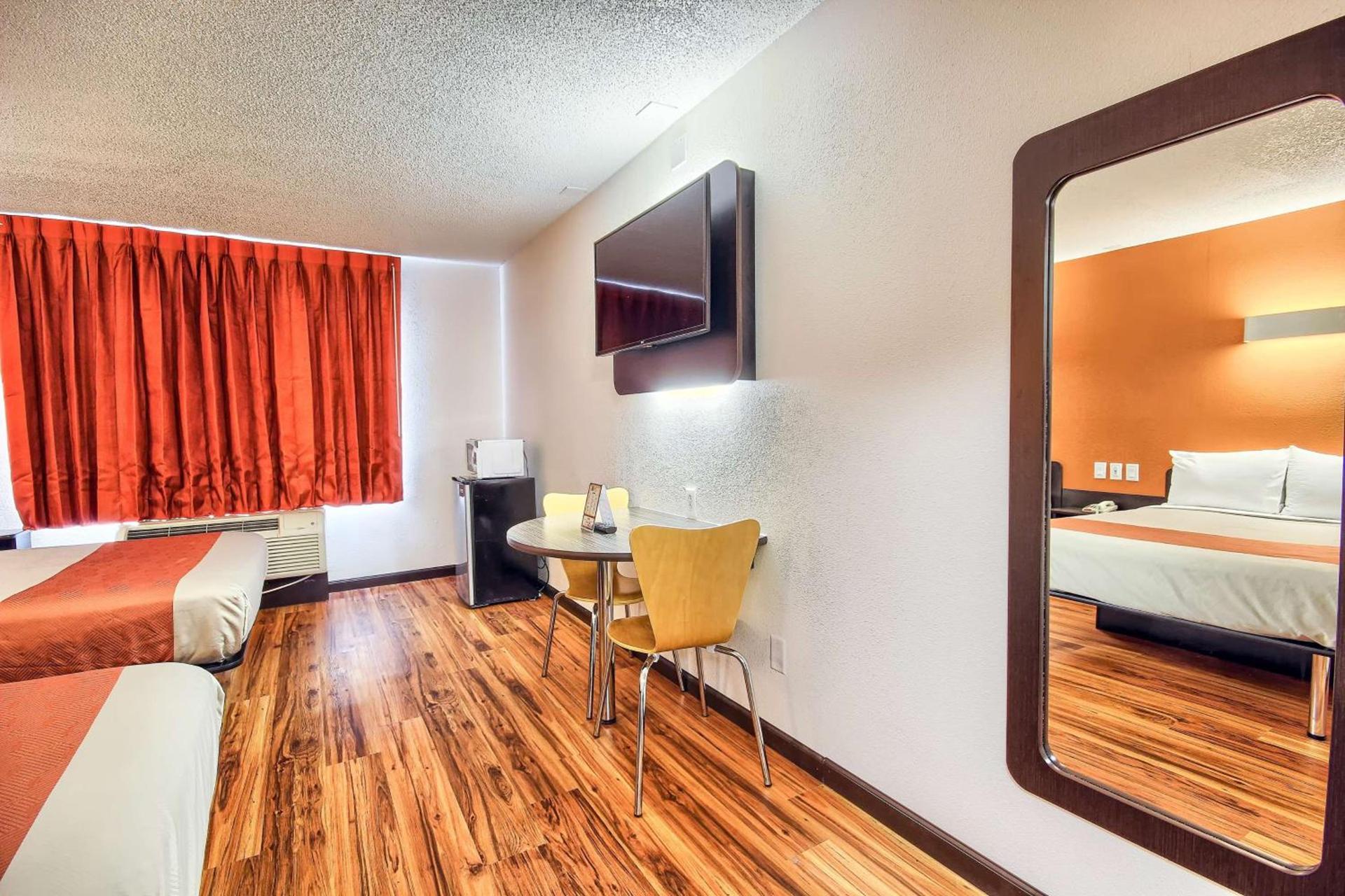 Motel 6-Columbus, OH - West photo 44