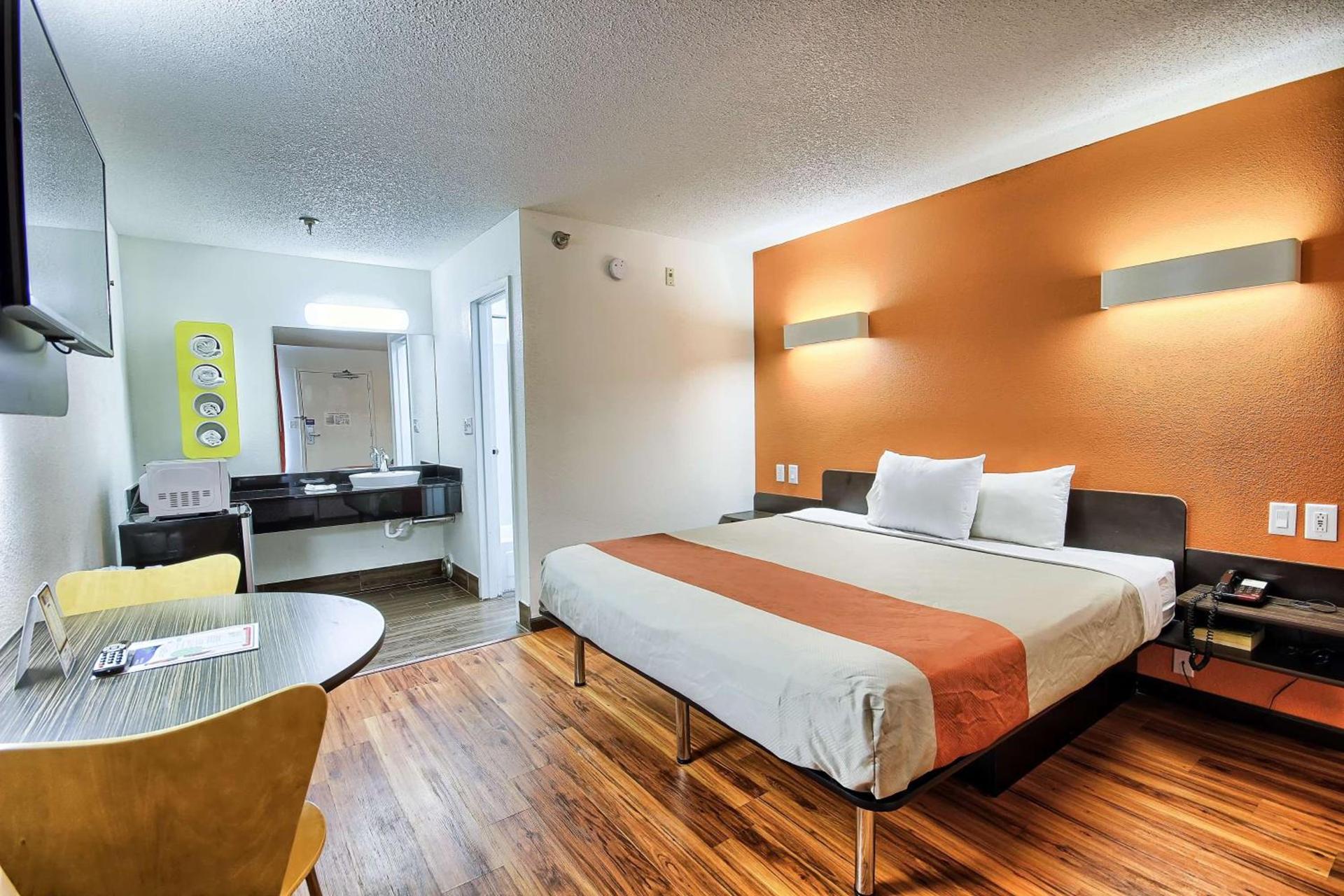 Motel 6-Columbus, OH - West photo 45