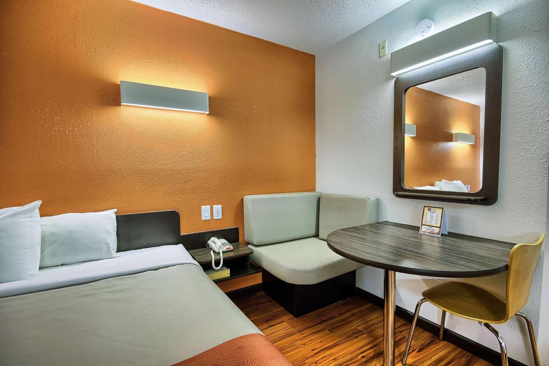 Motel 6-Columbus, OH - West photo 46