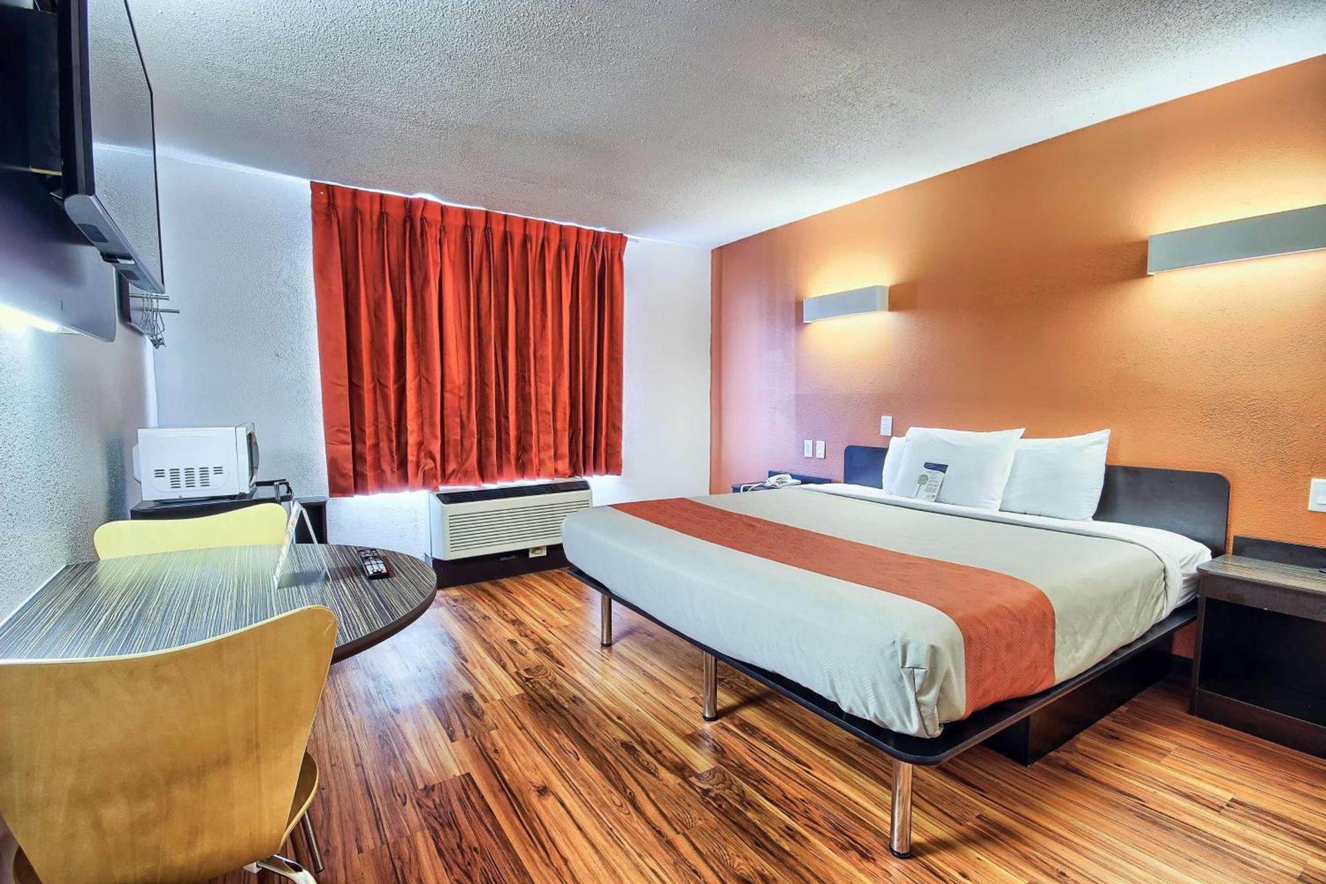 Motel 6-Columbus, OH - West photo 48