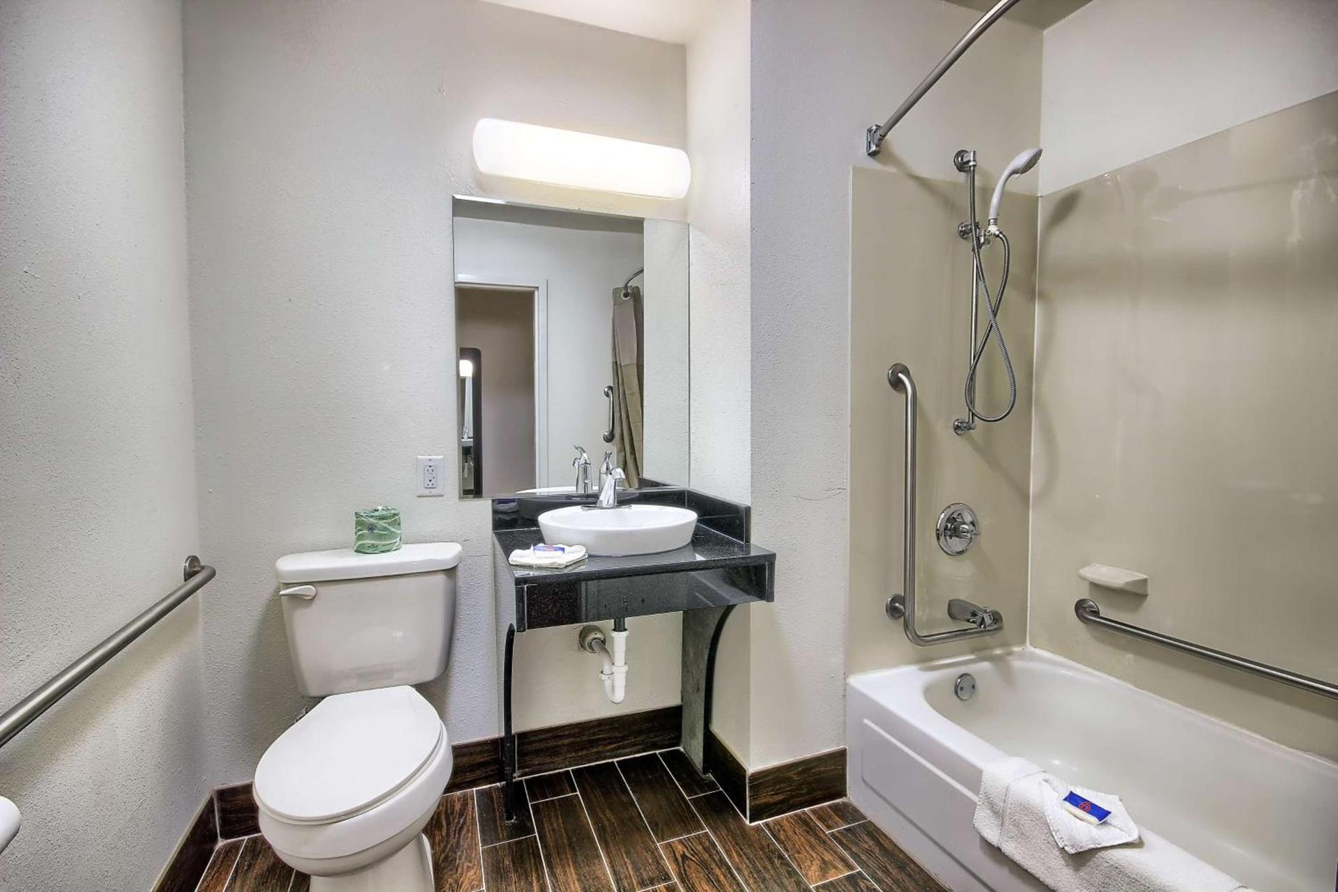 Motel 6-Columbus, OH - West photo 54