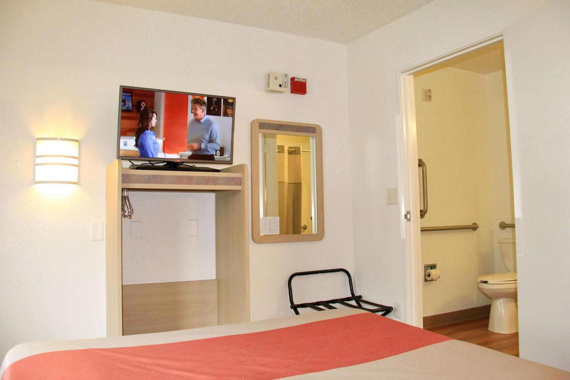 Motel 6-Enfield, CT - Hartford photo 35