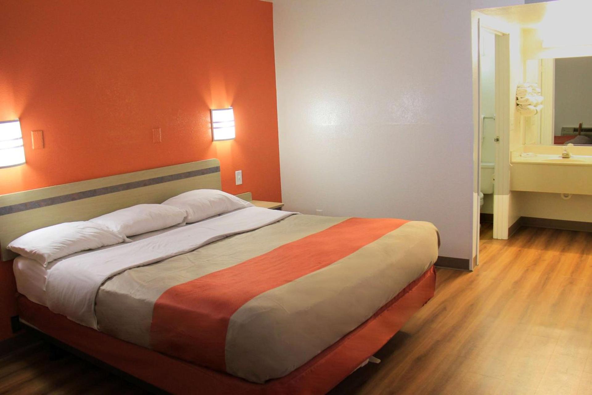 Motel 6-Enfield, CT - Hartford photo 37