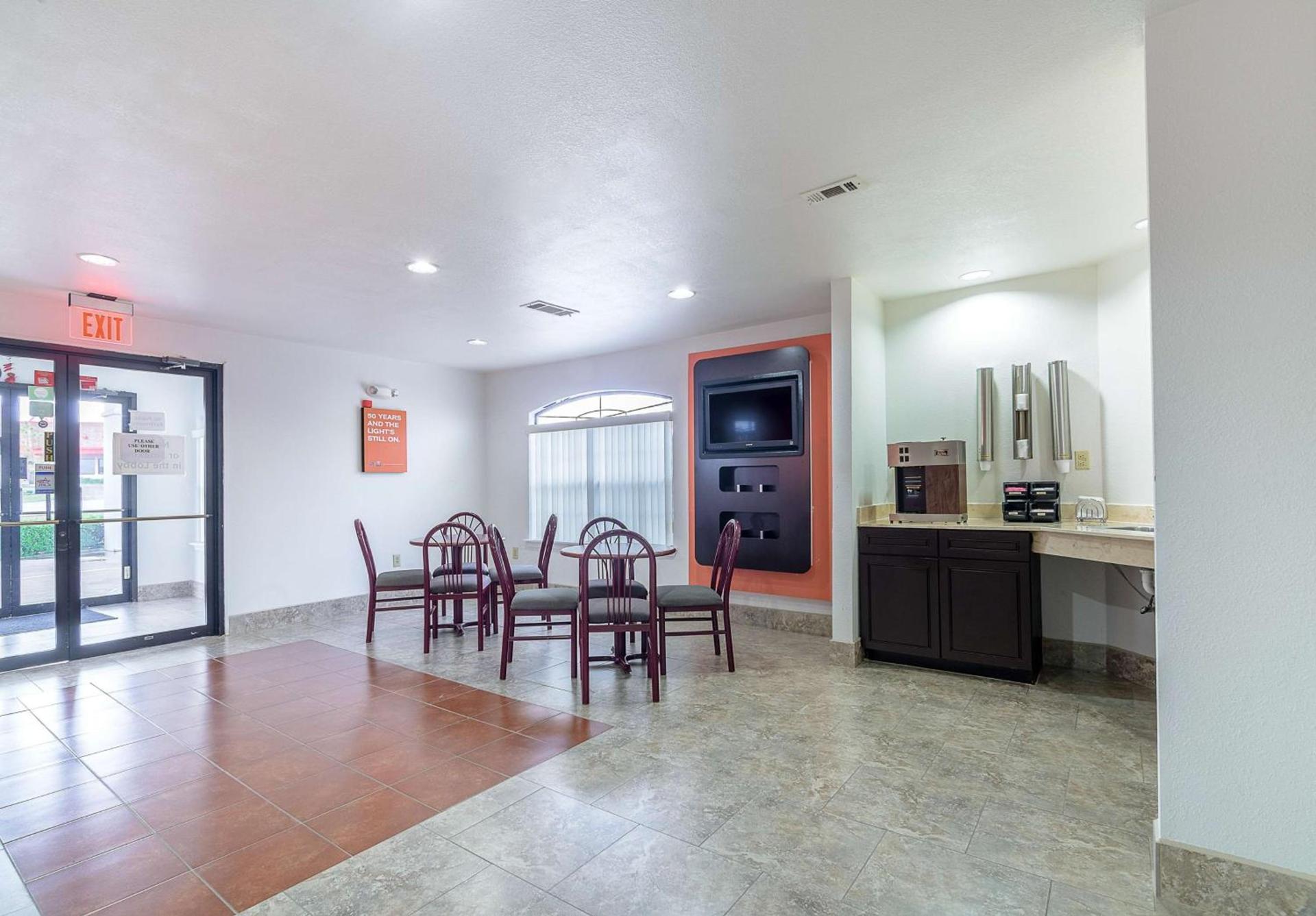 Motel 6-Canton, TX photo 35