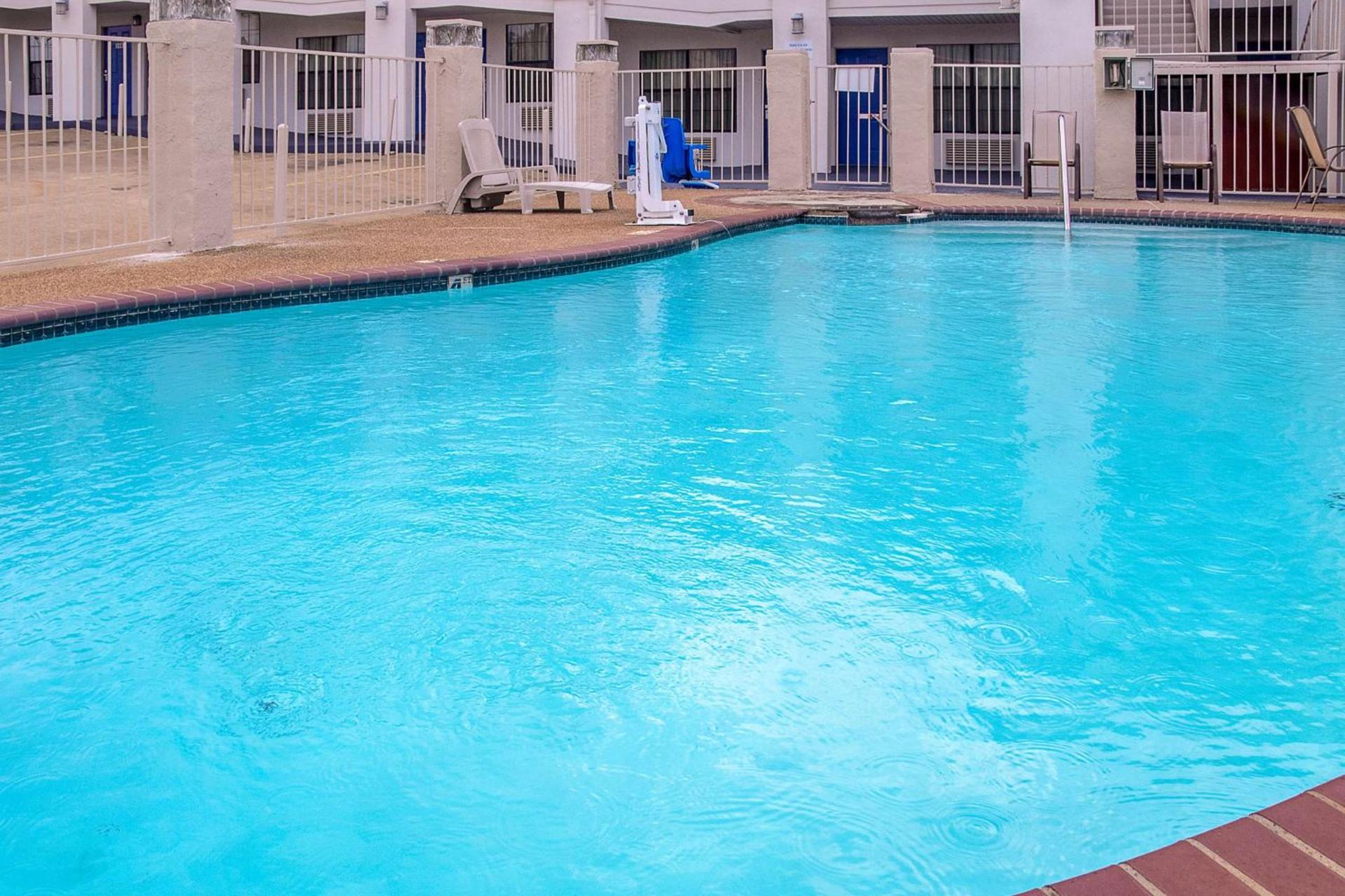 Motel 6-Canton, TX photo 39