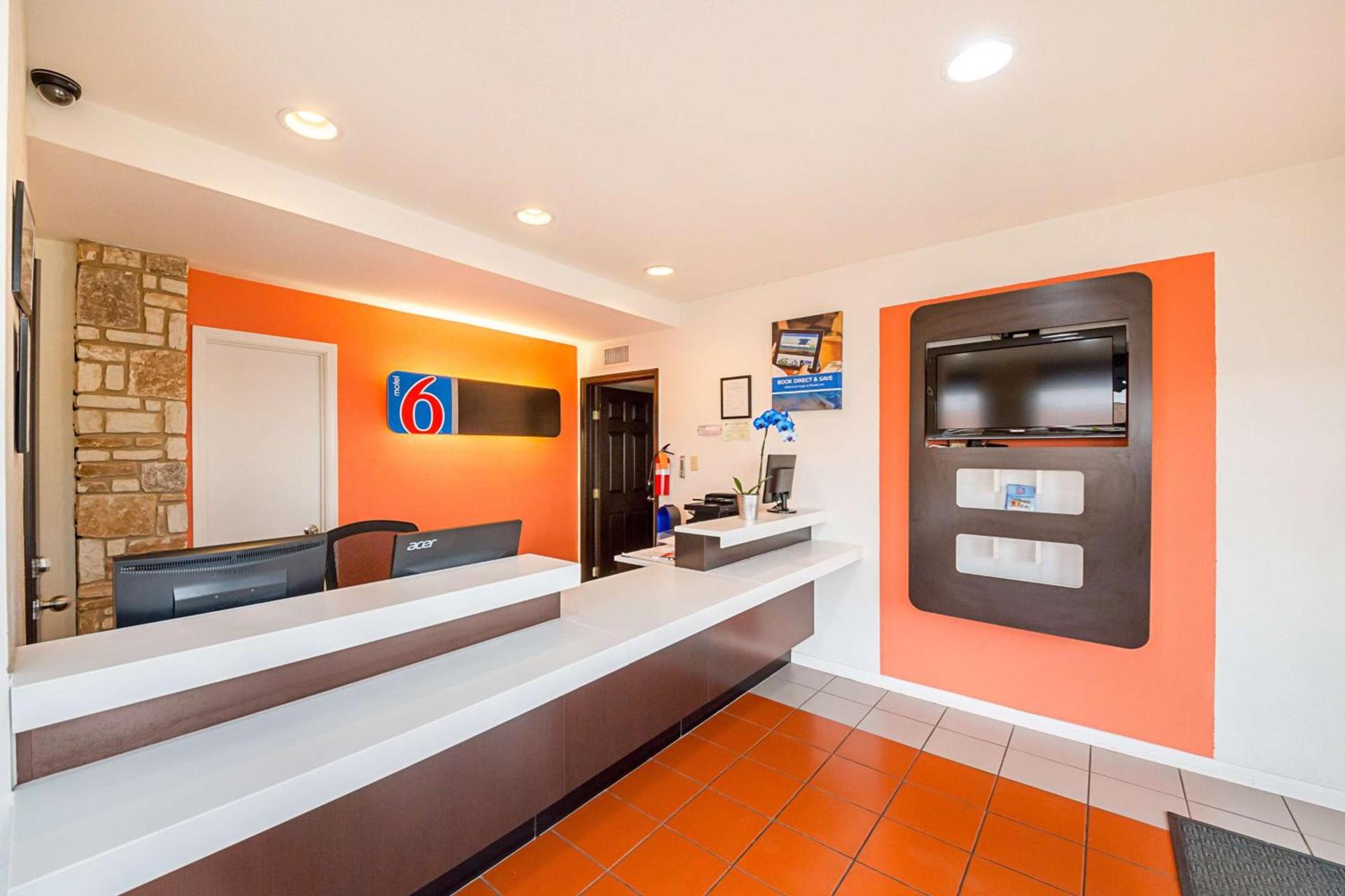 Motel 6 Boerne TX photo 53
