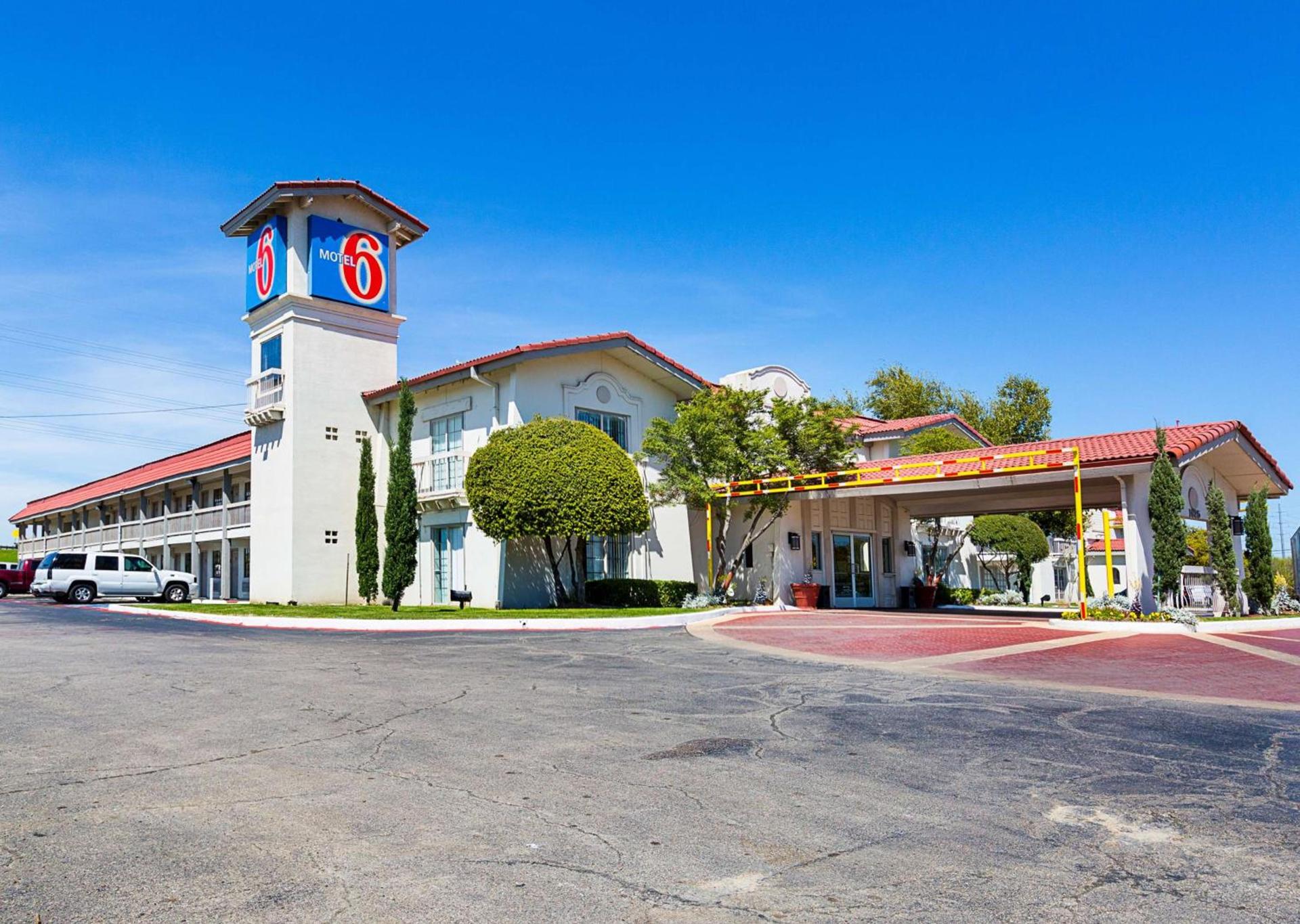 Motel 6-Dallas, TX - Market Center photo 95