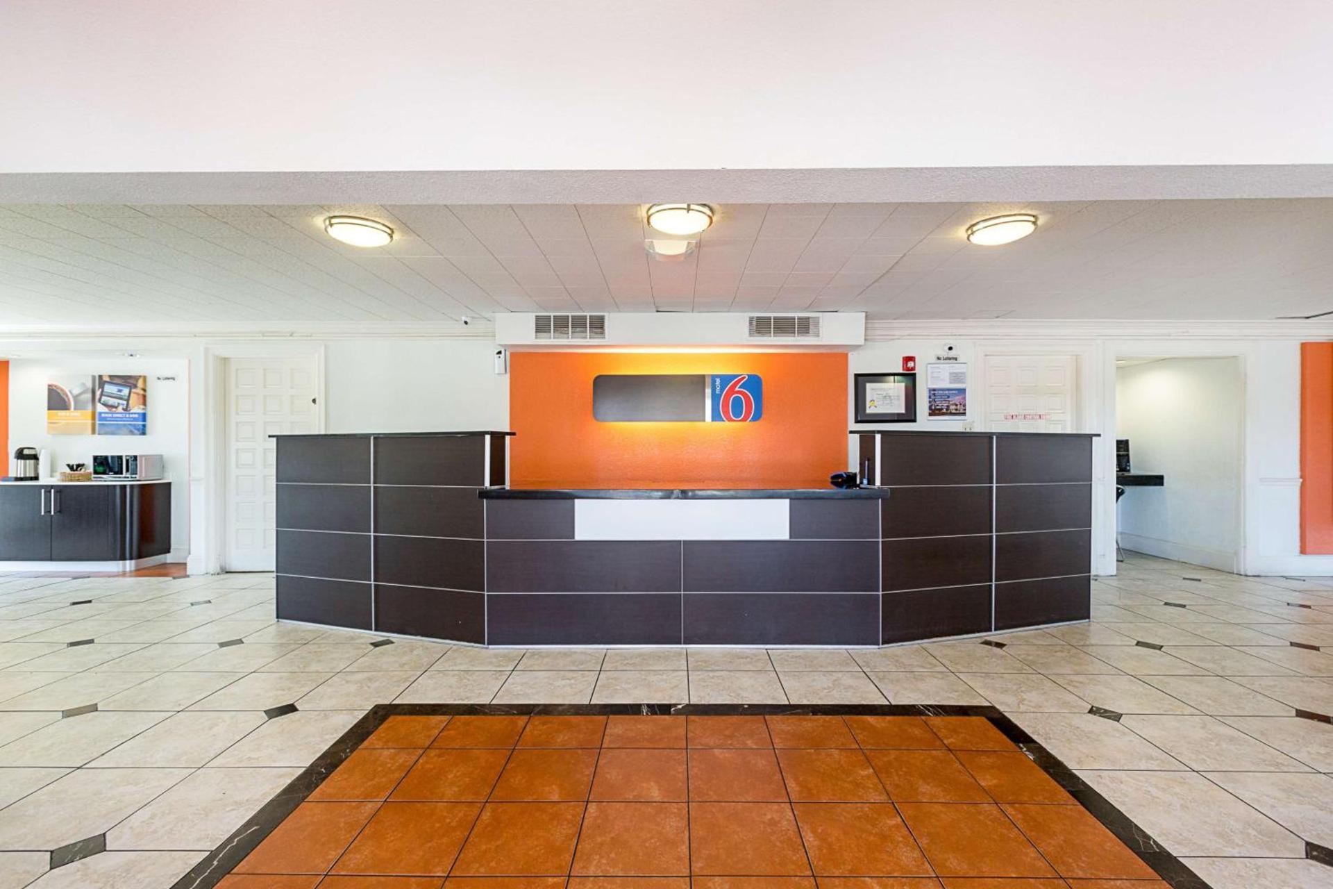 Motel 6-Dallas, TX - Market Center photo 88