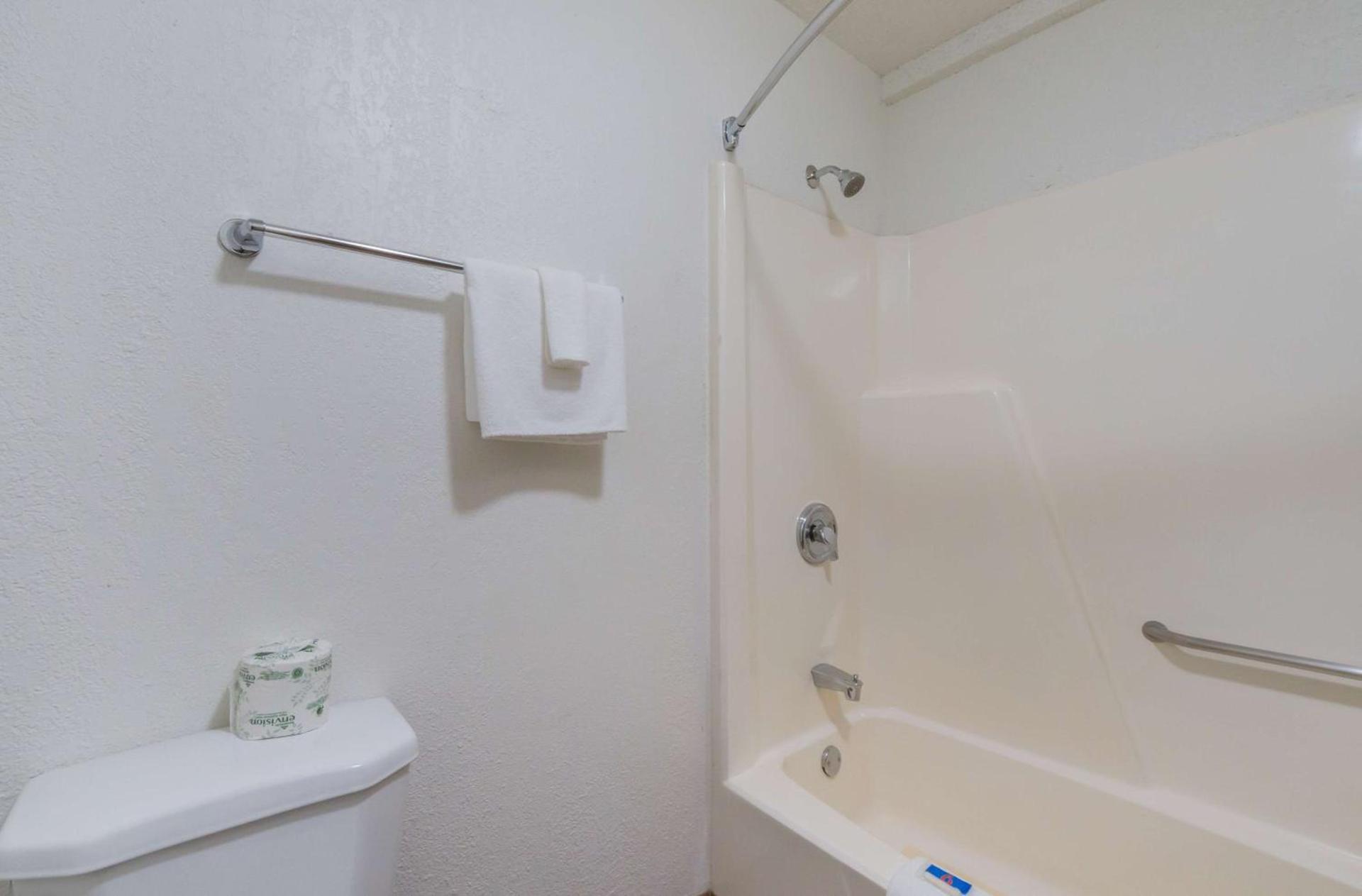 Motel 6 Boerne TX photo 35