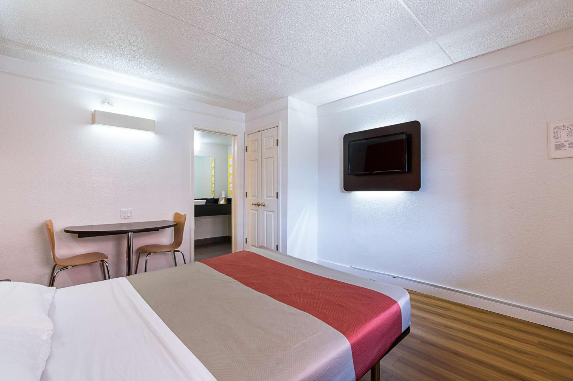 Motel 6-Dallas, TX - Market Center photo 76
