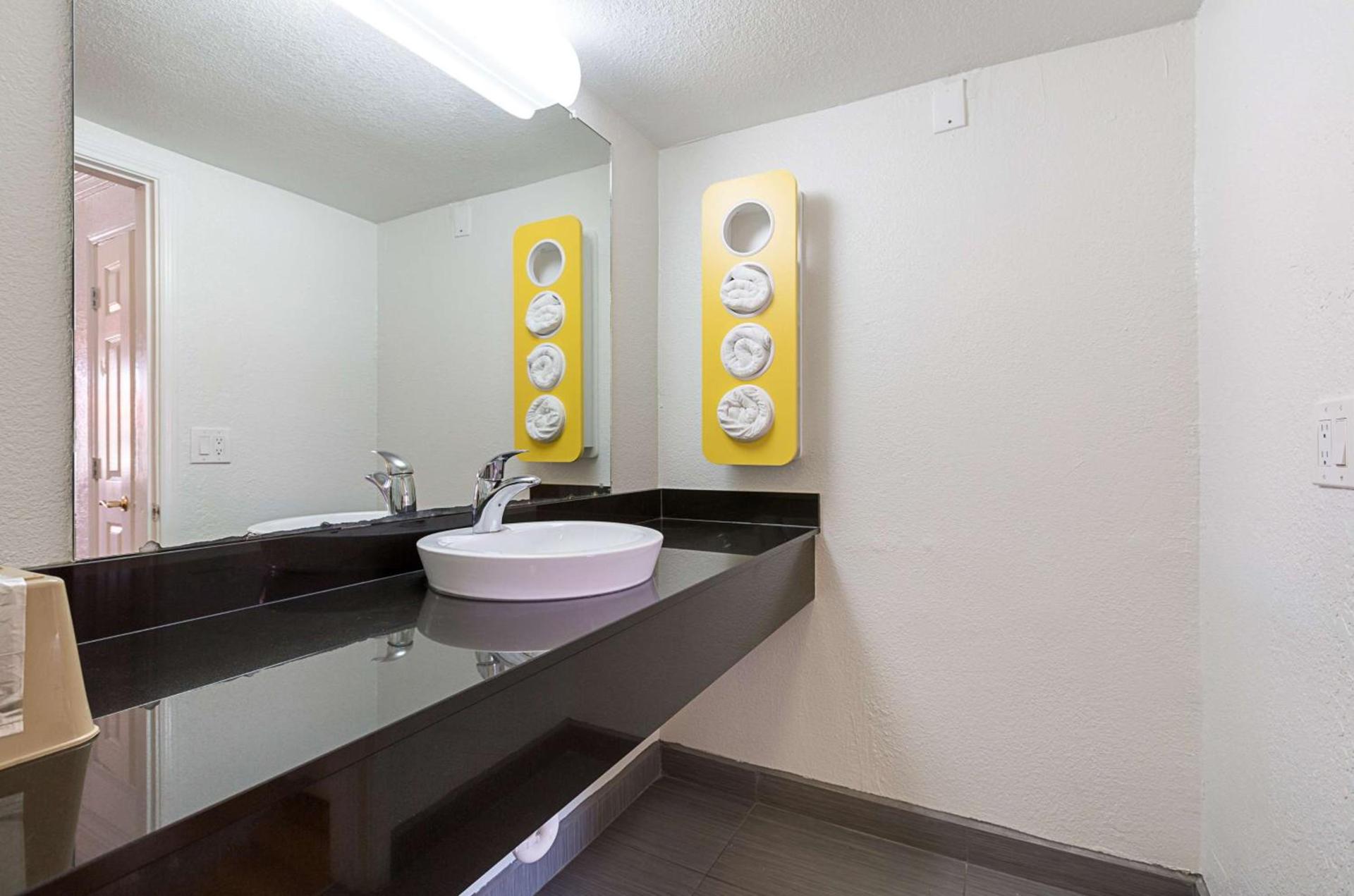 Motel 6-Dallas, TX - Market Center photo 72