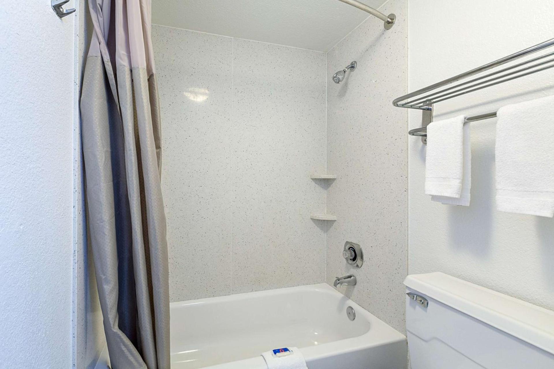Motel 6-Dallas, TX - Market Center photo 70