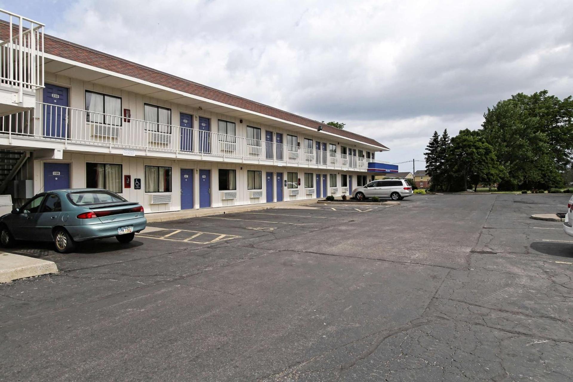 Motel 6-Amherst, OH - Cleveland West - Lorain photo 6