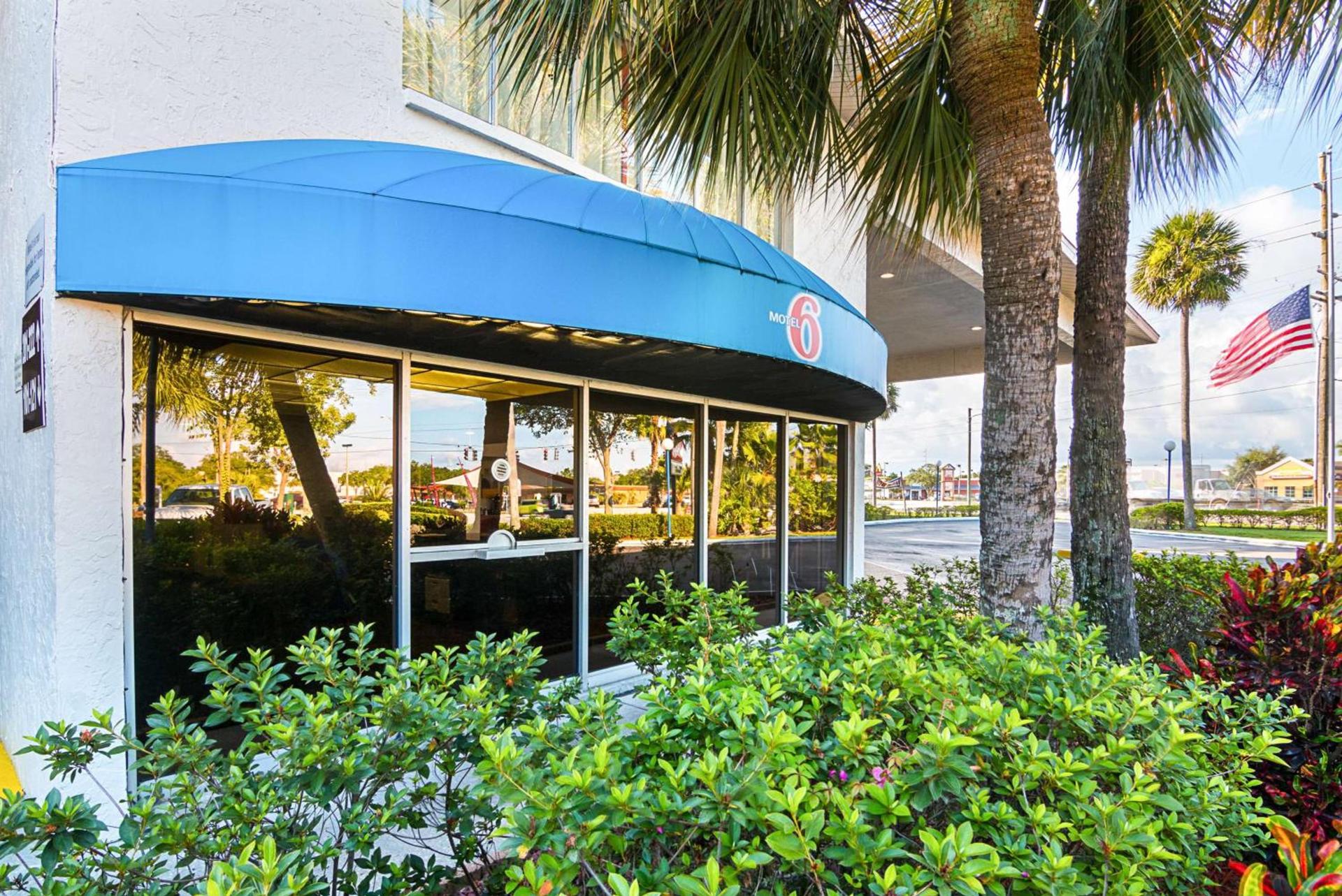 Motel 6-Tampa, FL - Fairgrounds photo 32