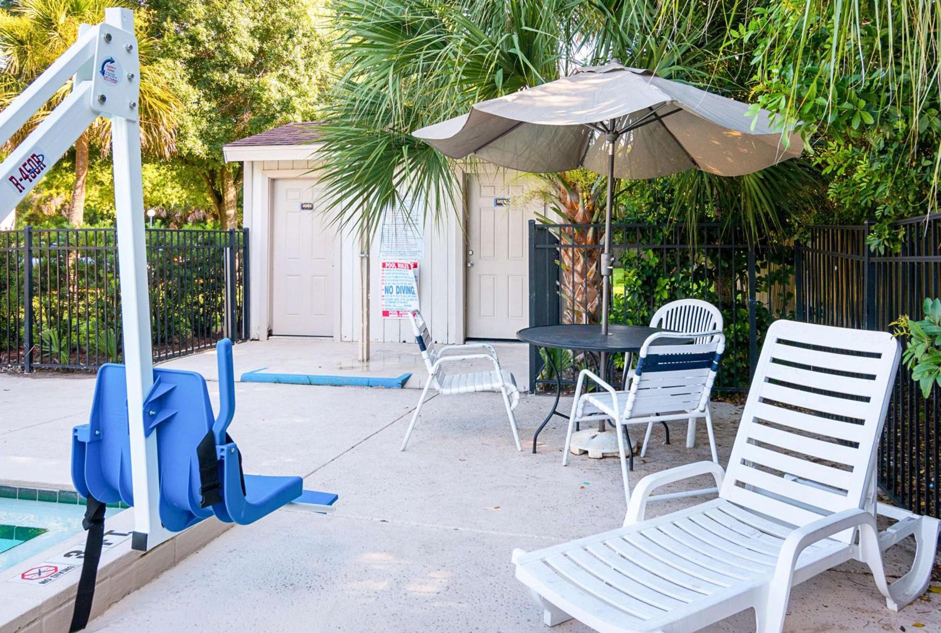 Motel 6-Tampa, FL - Fairgrounds photo 42