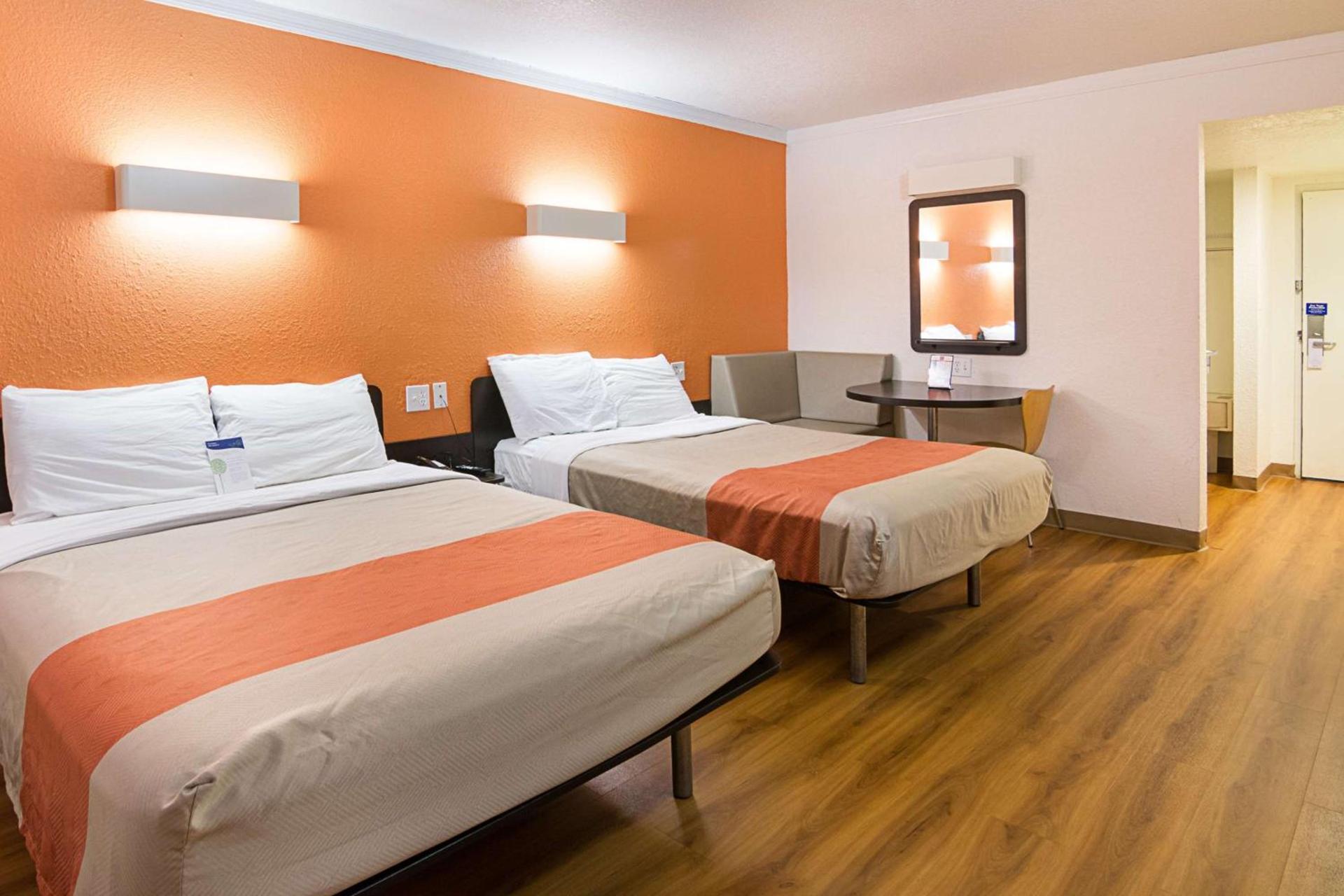 Motel 6-Tampa, FL - Fairgrounds photo 44
