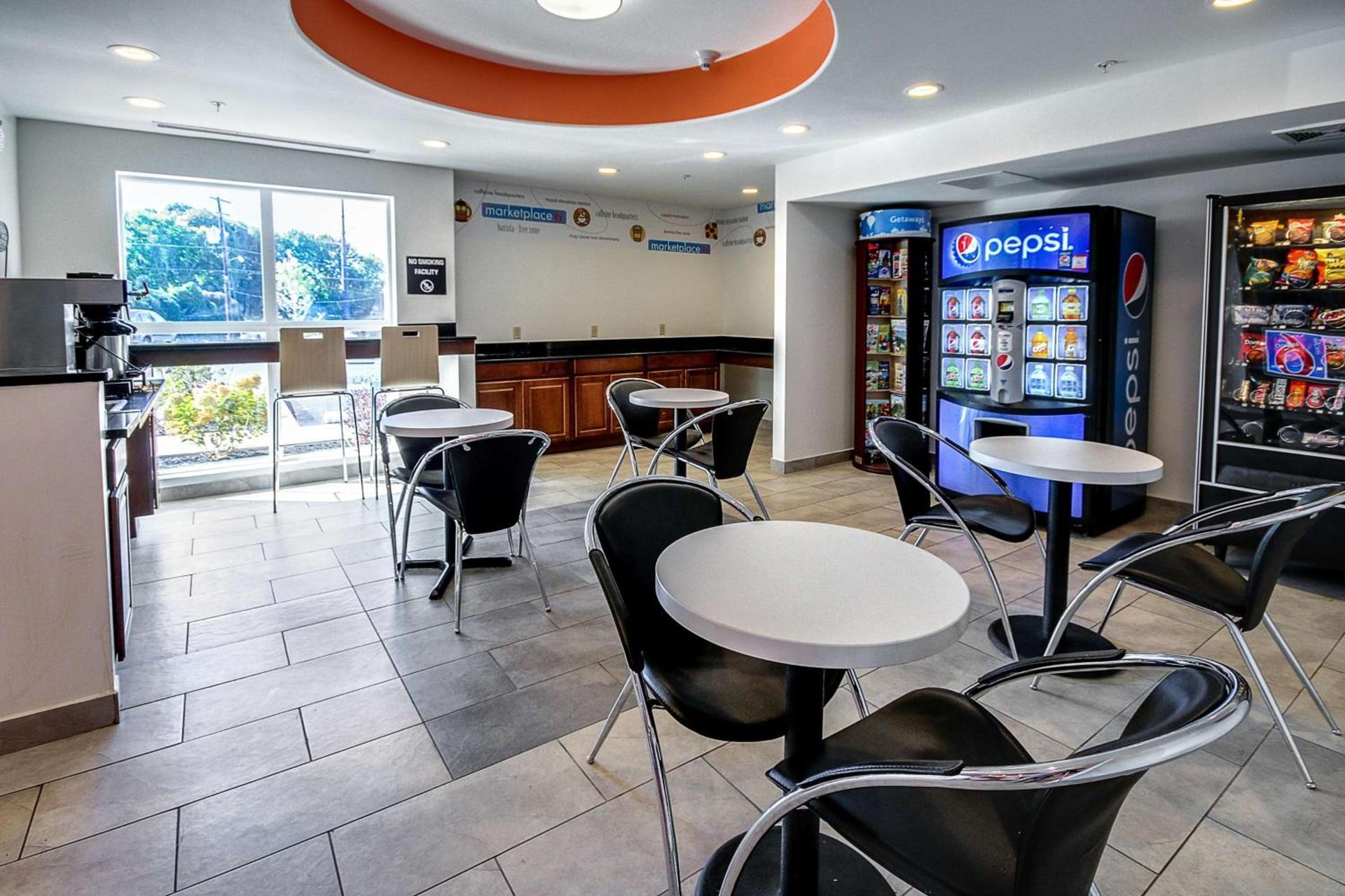 Motel 6-Allentown, PA photo 33
