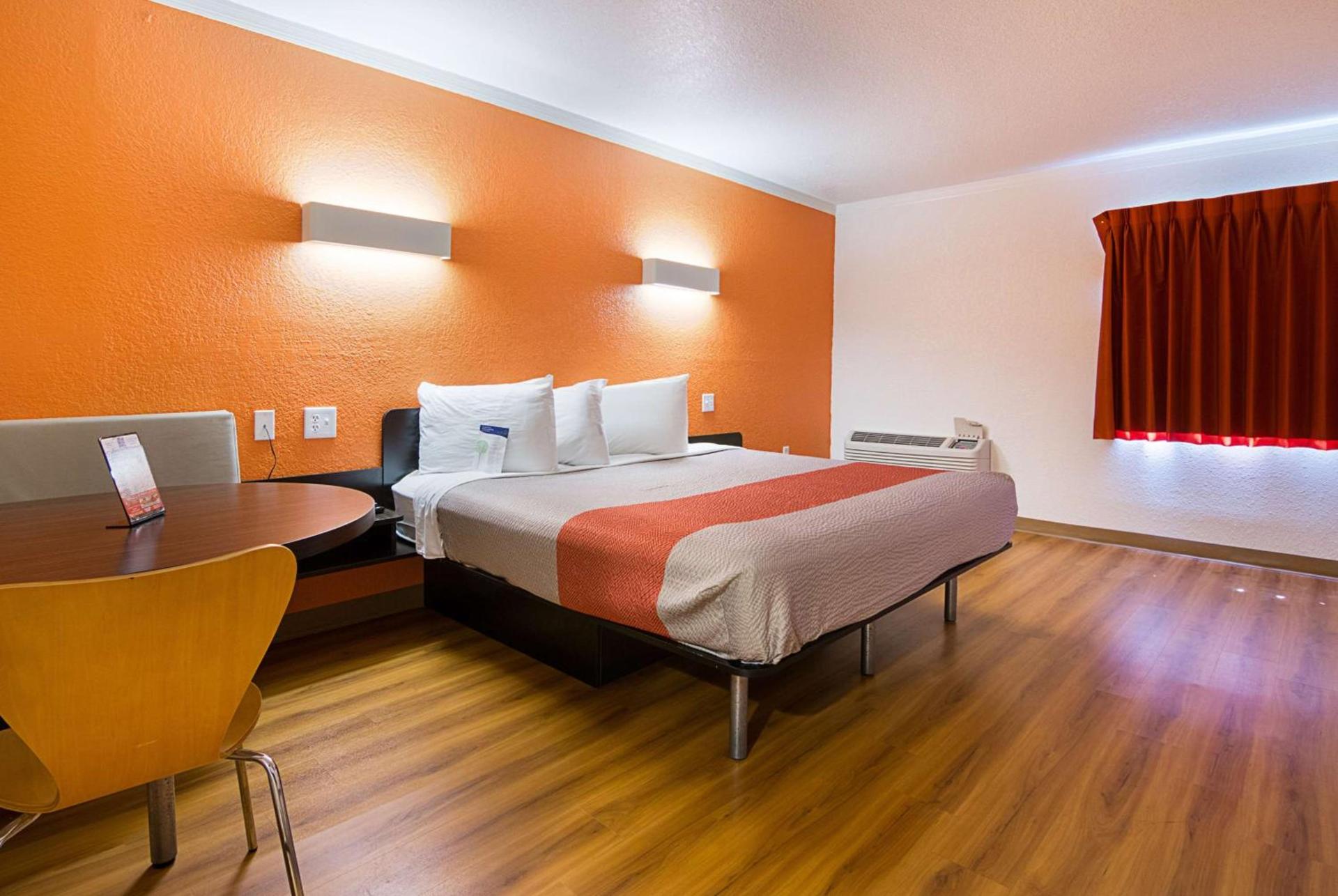 Motel 6-Tampa, FL - Fairgrounds photo 49