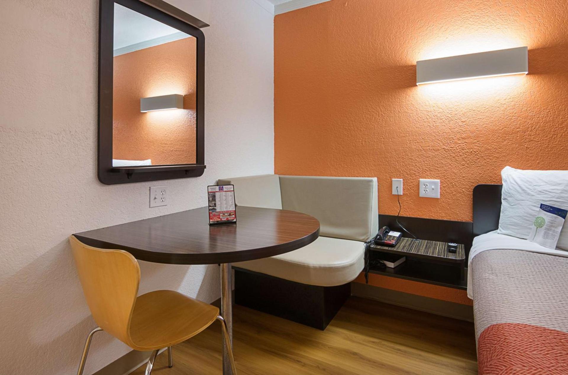 Motel 6-Tampa, FL - Fairgrounds photo 52