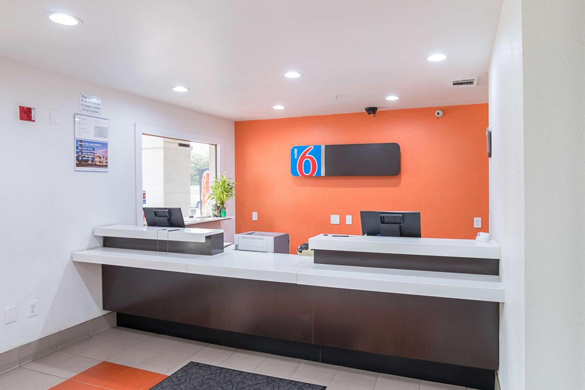 Motel 6-Grand Prairie, TX - Near Six Flags Drive photo 47