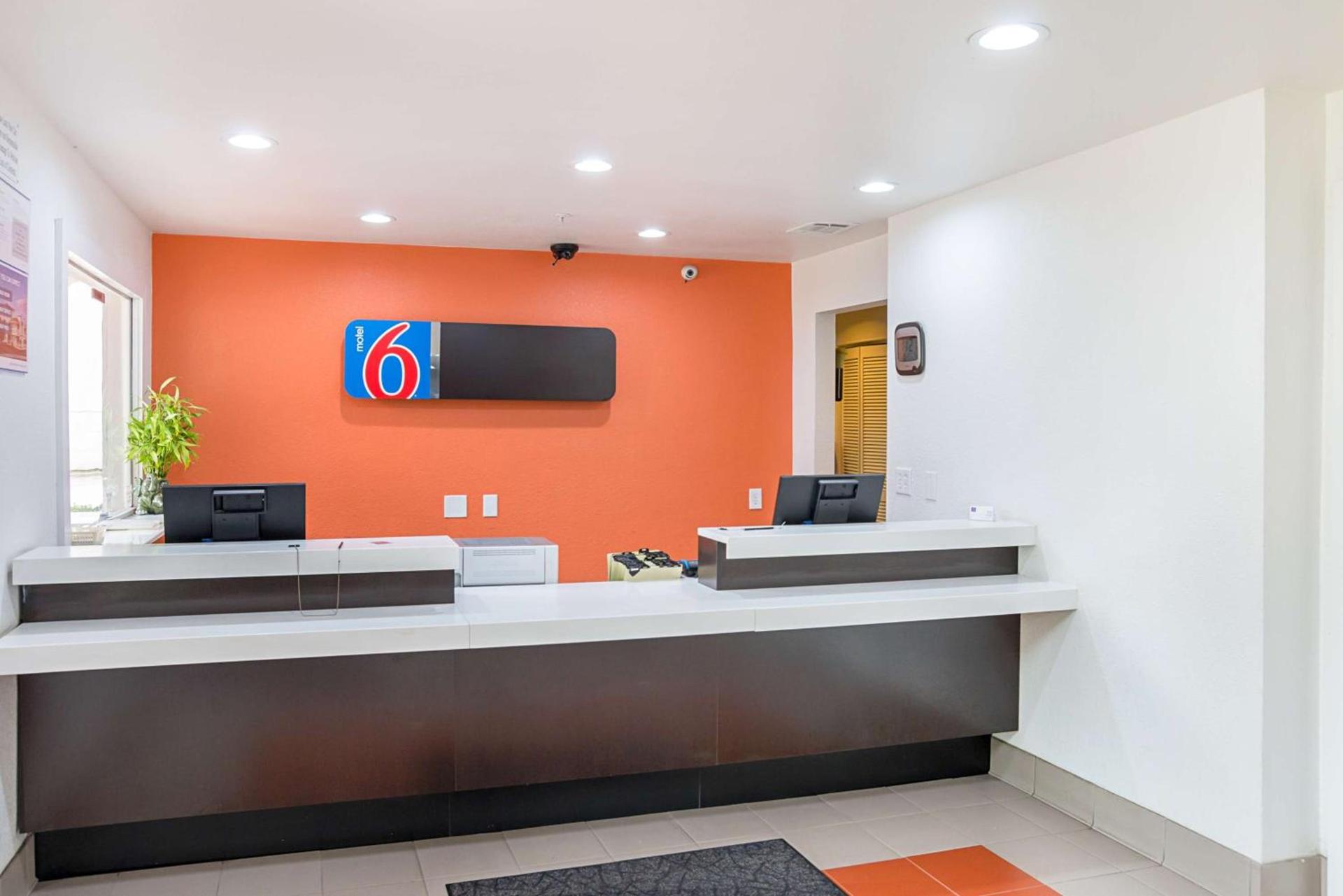 Motel 6-Grand Prairie, TX - Near Six Flags Drive photo 45