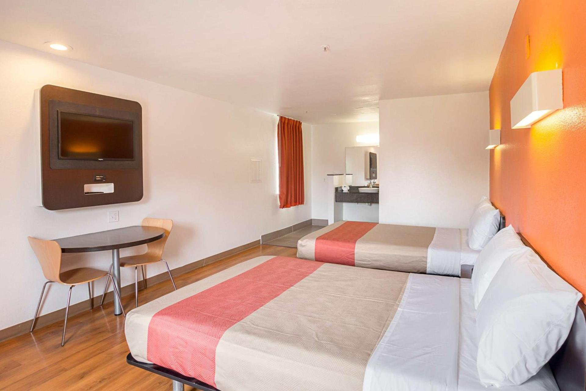 Motel 6-Grand Prairie, TX - Near Six Flags Drive photo 43