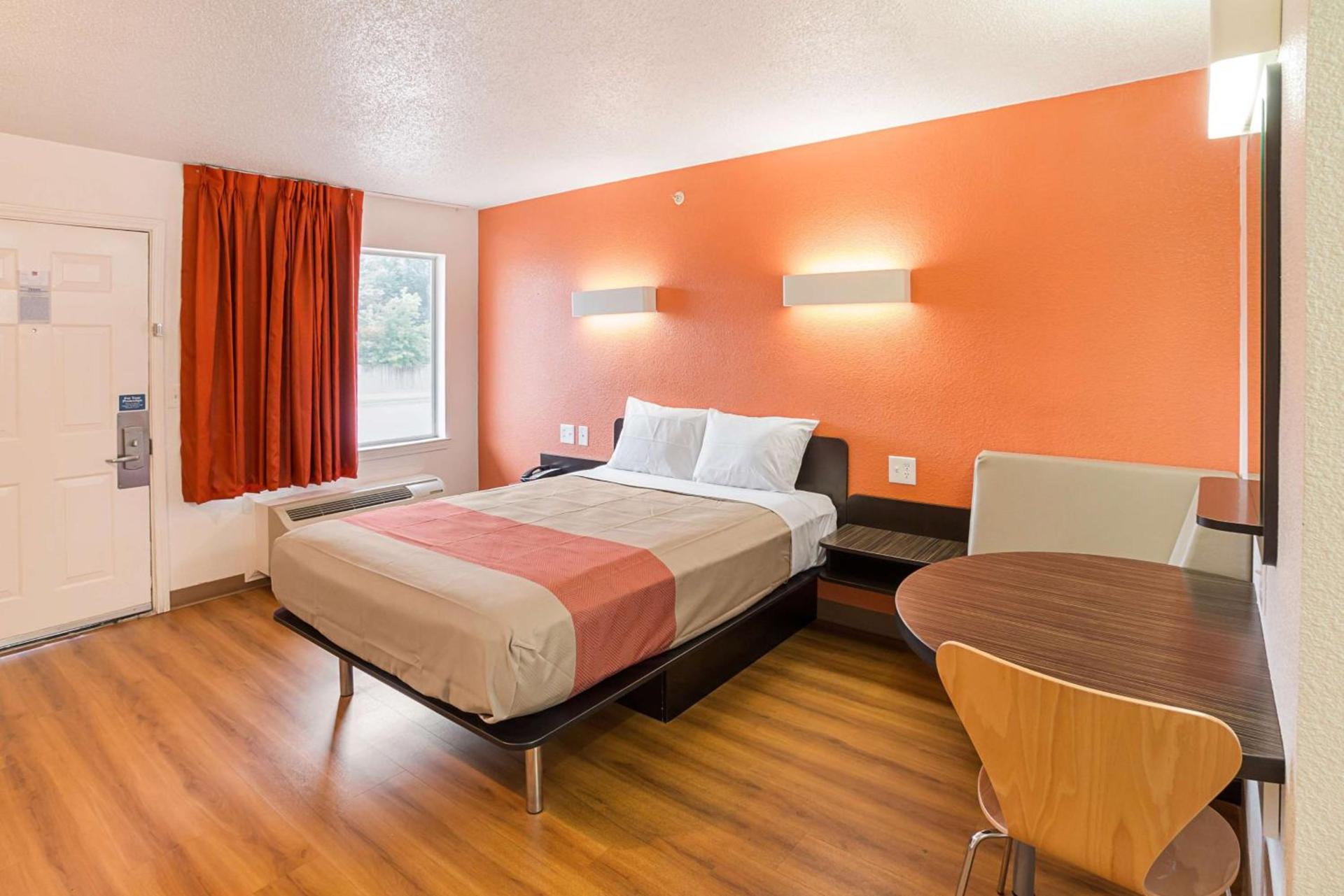 Motel 6-Grand Prairie, TX - Near Six Flags Drive photo 38