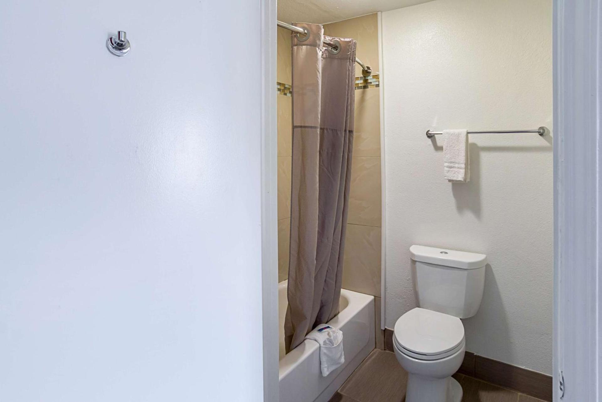 Motel 6-Grand Prairie, TX - Near Six Flags Drive photo 33