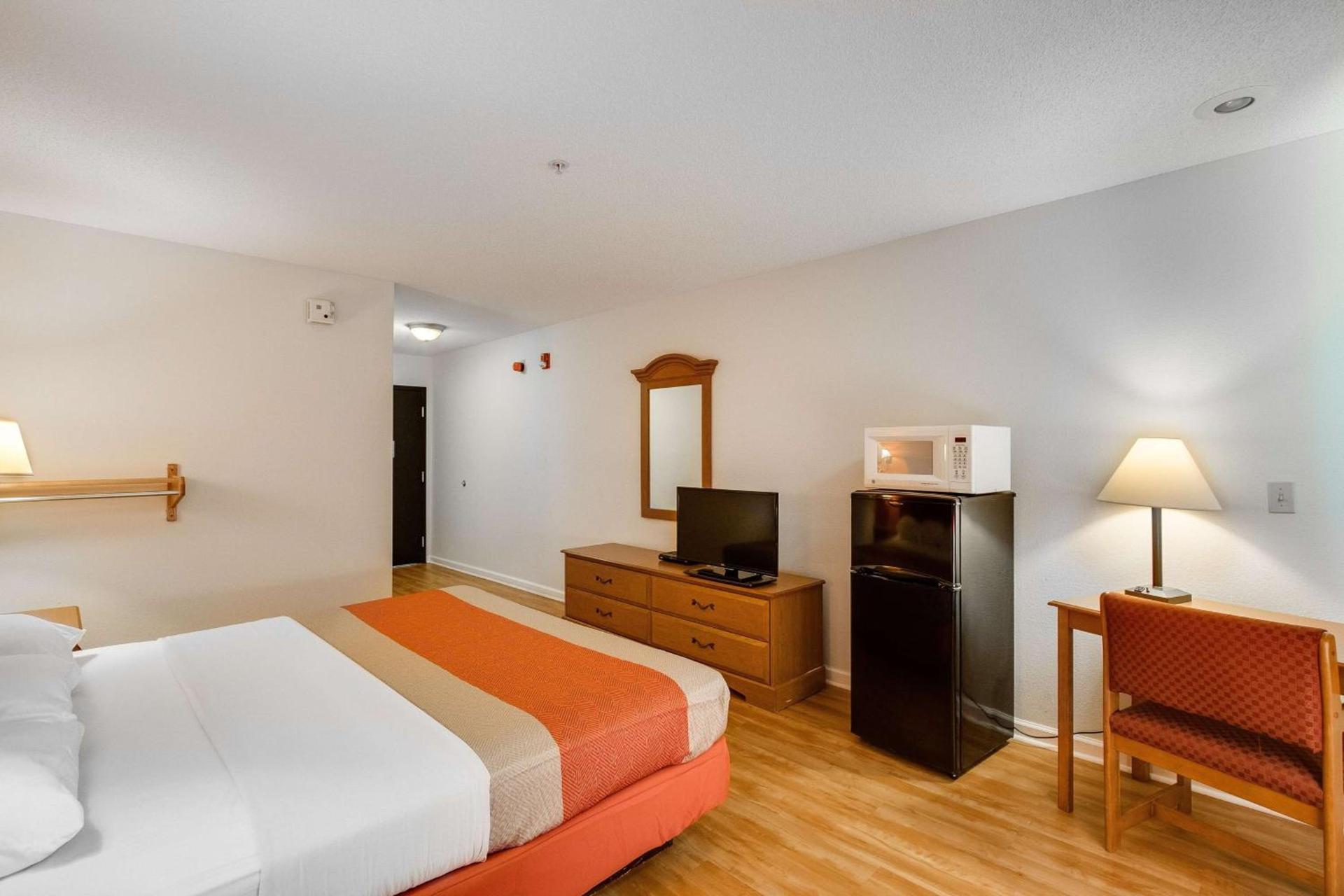 Motel 6-Hinesville, GA photo 60