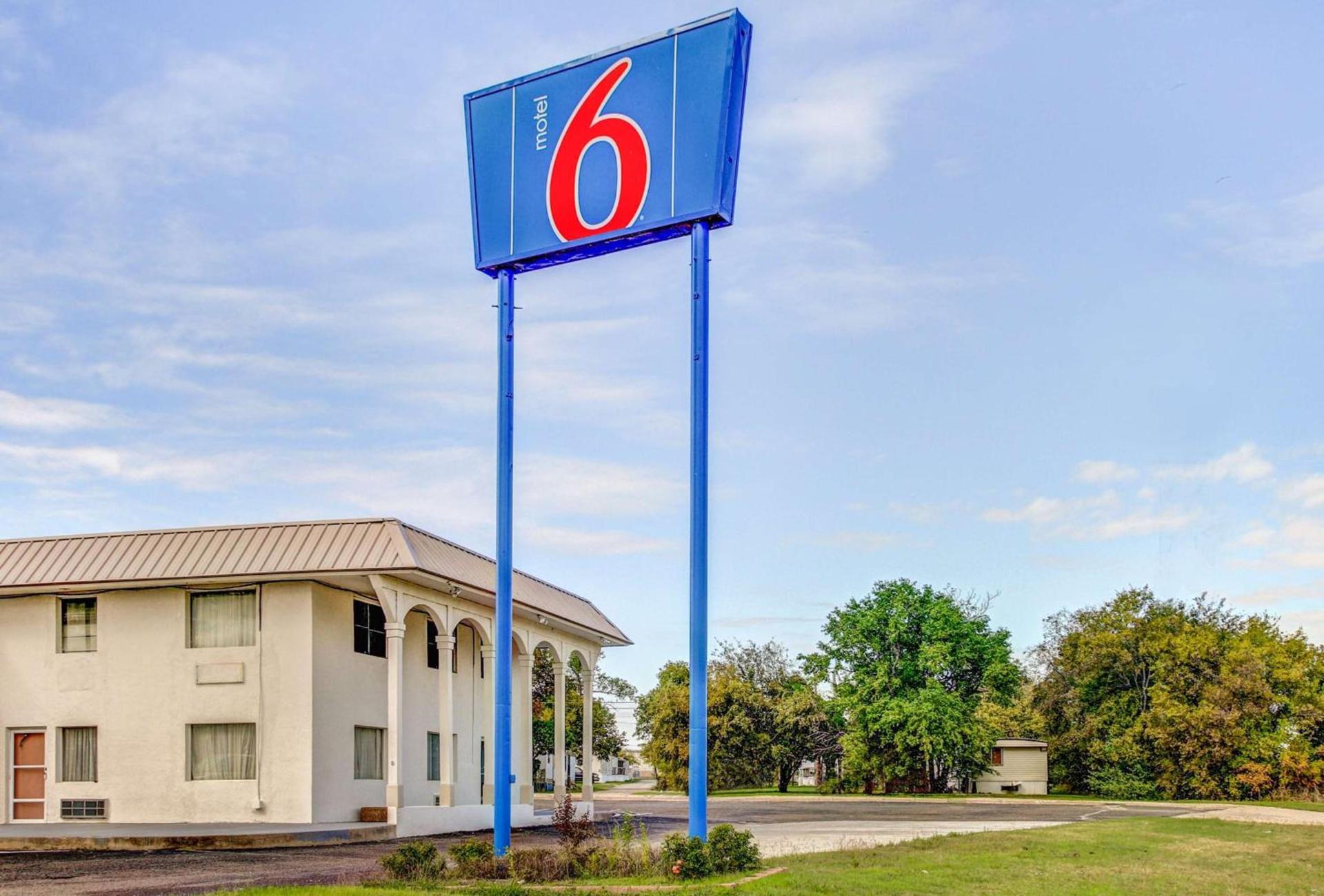 Motel 6 Waco - Lacy Lakeview — hotel in Bellmead