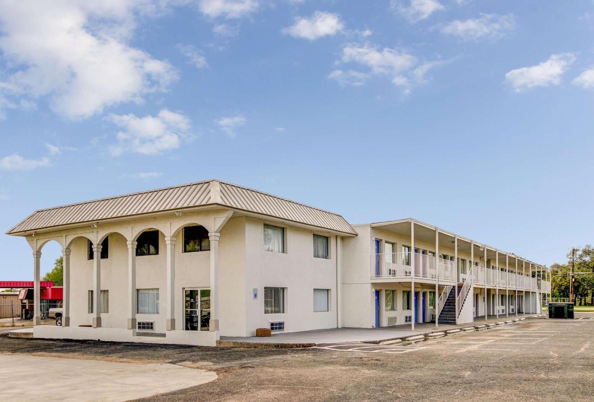 Motel 6 Waco - Lacy Lakeview photo 31