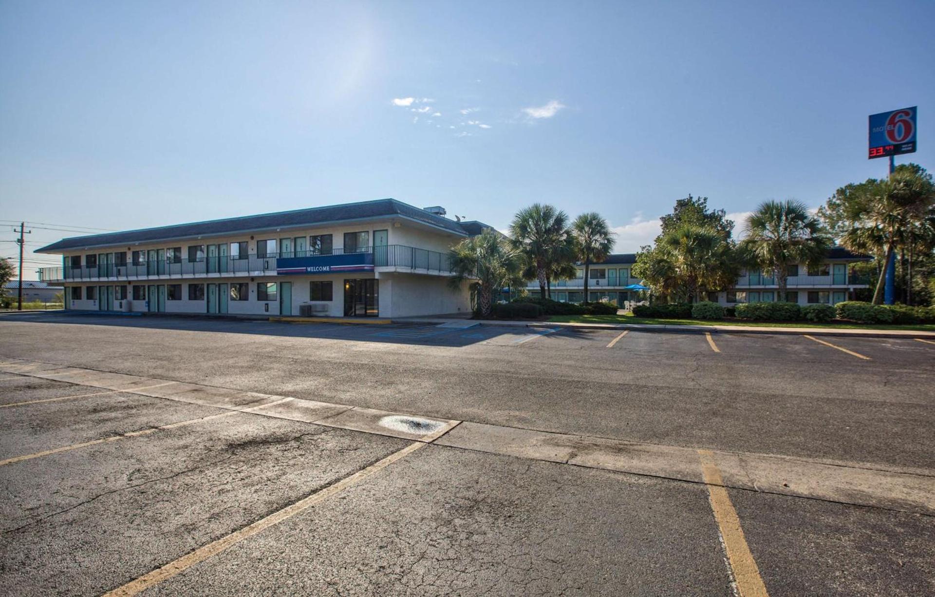 Motel 6-Valdosta, GA - University photo 45