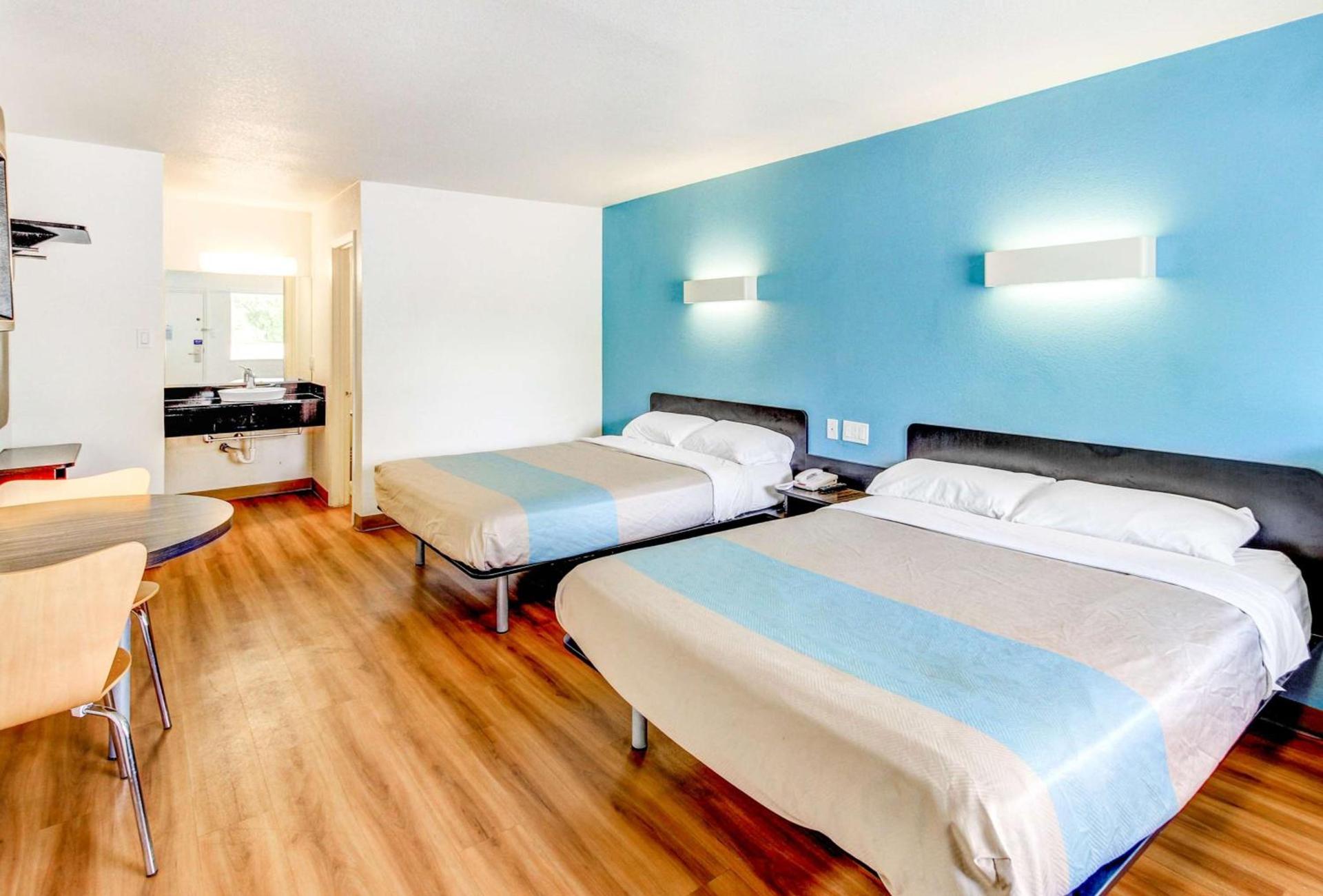 Motel 6 Waco - Lacy Lakeview photo 19