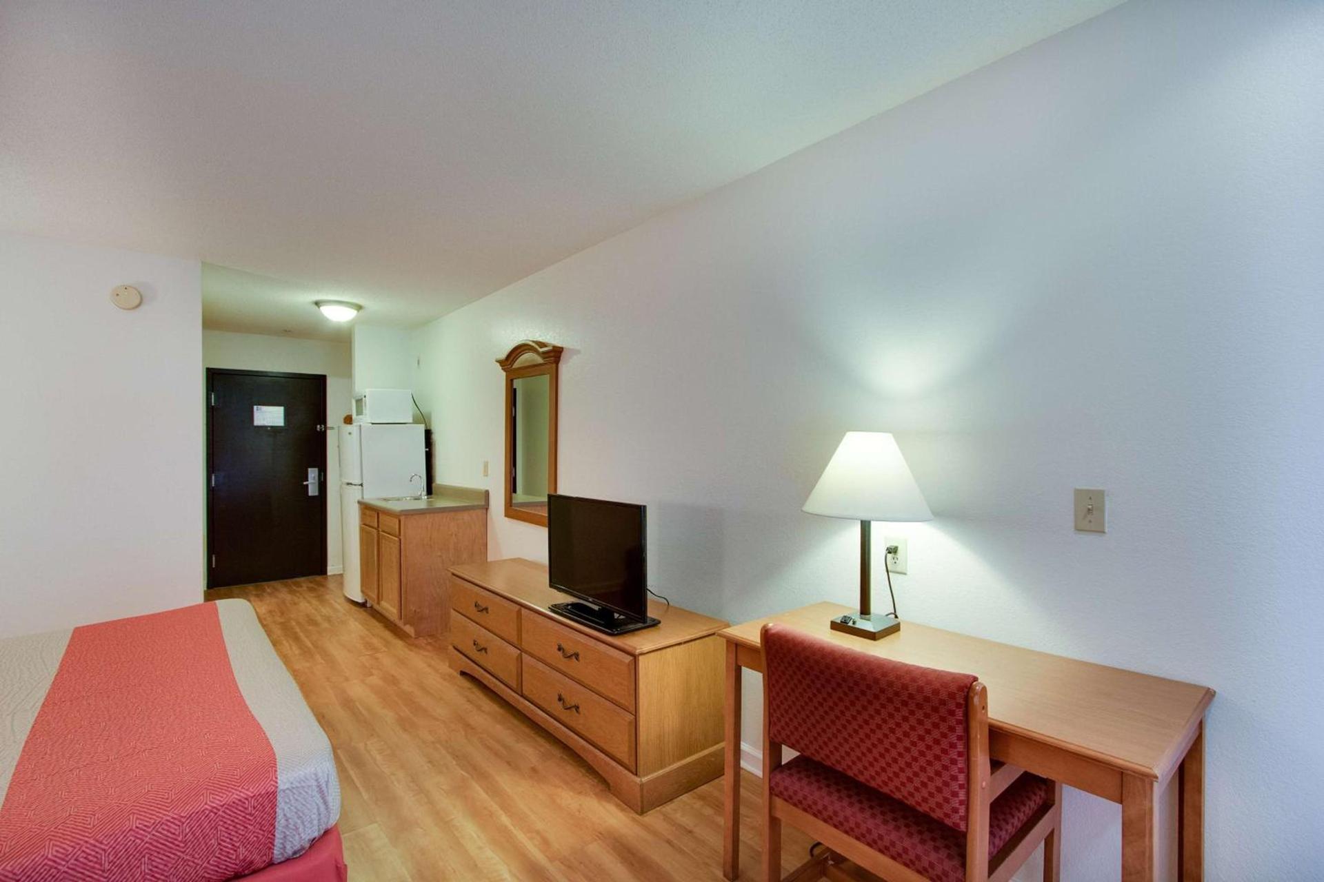 Motel 6-Hinesville, GA photo 53